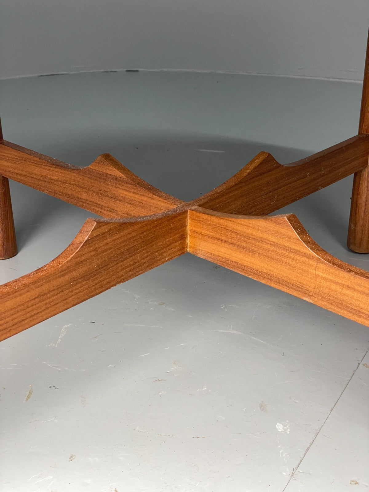 Vintage Teak Coffee Table 1960s Round Shape Mid Century EB11509 MWOO7