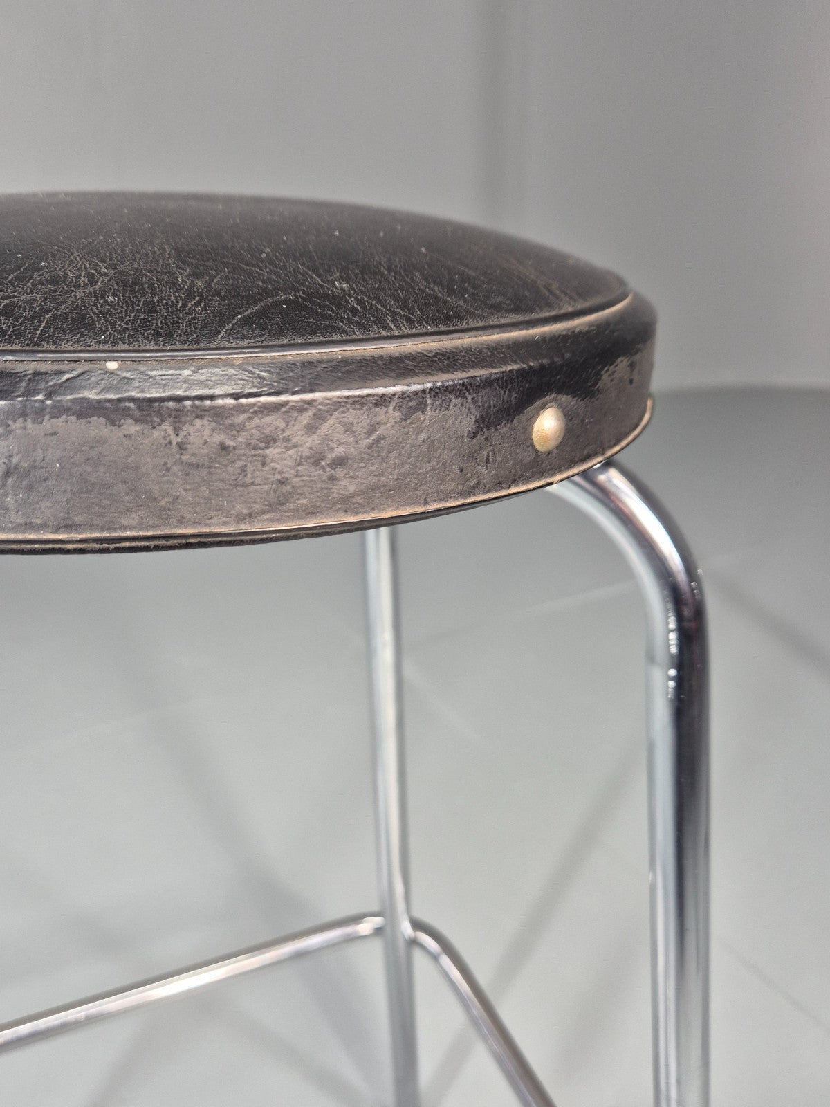 Vintage Bar Stool Black Vinyl and Chrome 1980s Bauhaus style Retro EB11274 MDIN12