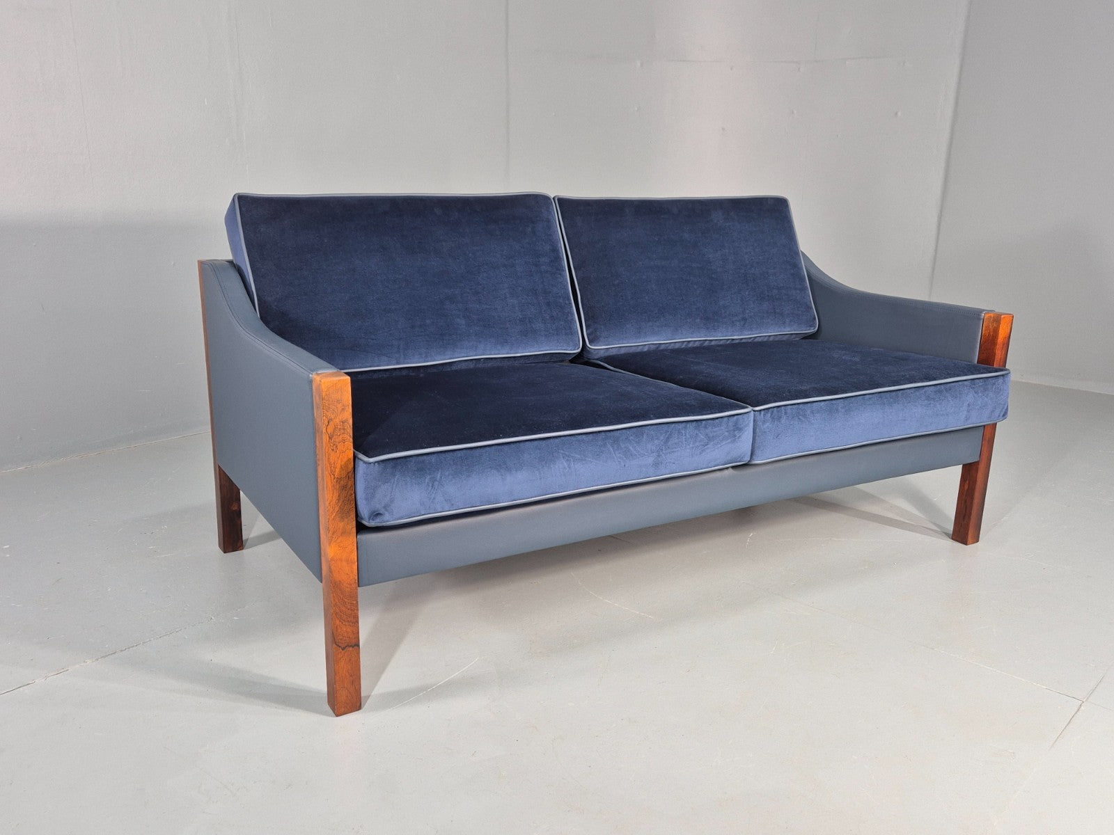 Vntage 2 Seater Sofa Danish Erik Jorgensen New Leather Upholstery  EB11927 M2SS0