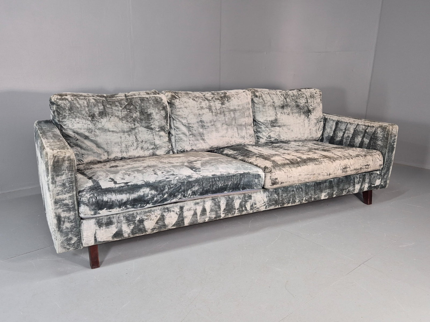 Huge 4 Seater Settee Turquoise Velvet ex Hotel Modern Design Retro EB11774 M4SS0