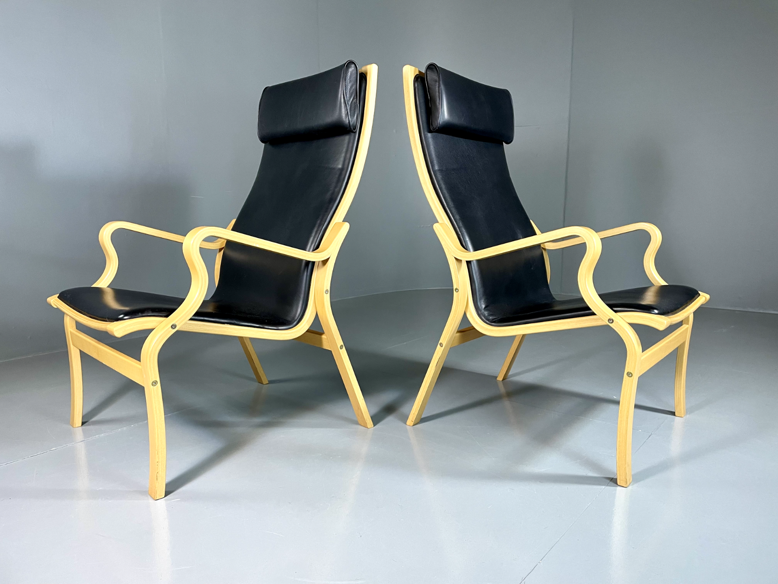 2 Danish Leather Chairs Bentwood Ostergaard Vintage Retro MCM EB5762 MBEN1