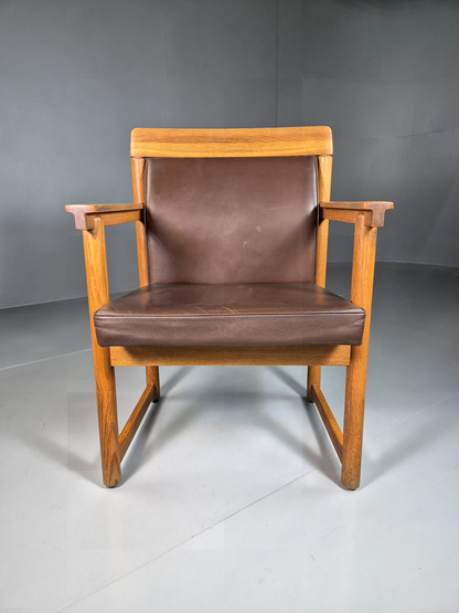 Vintage Scandinavian Elbow Chair Brown Leather Oak Frame Retro MCM EB7074 MNOR - UKDK FURNITURE