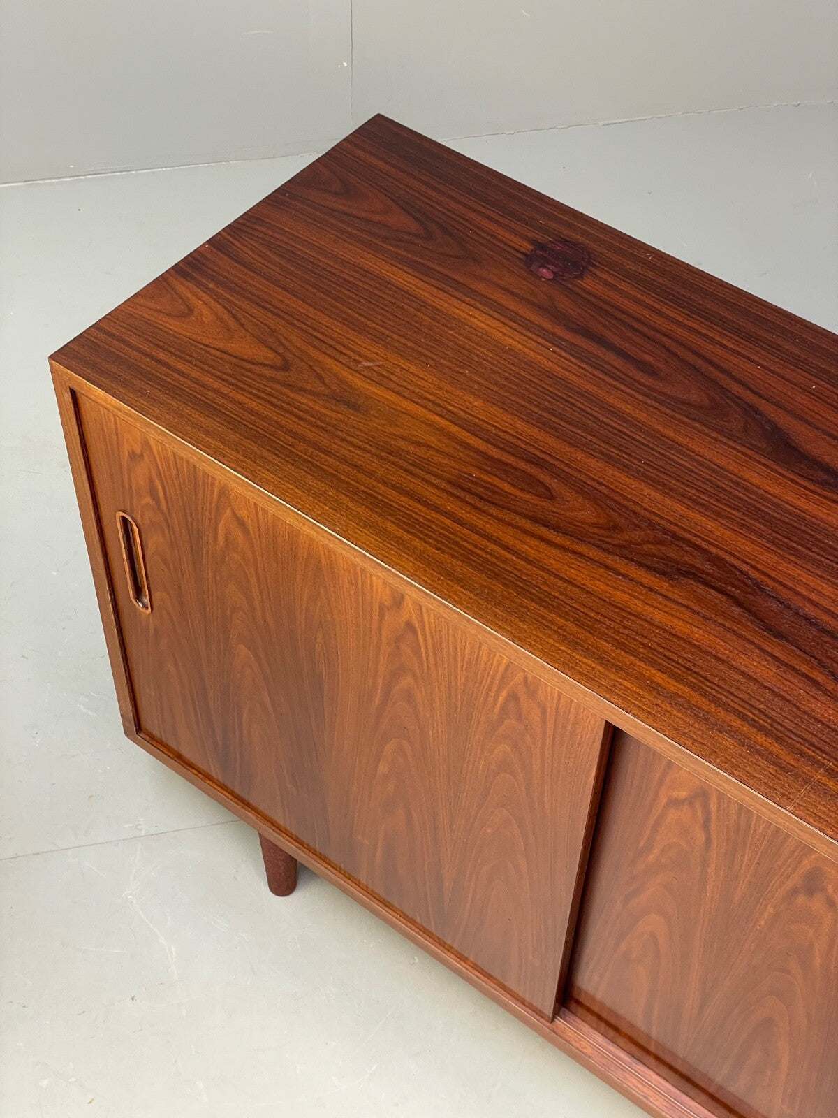 Vintage Danish Compact Sideboard By Hundevad Shelving Retro 1970s EB9442 MWOO - UKDK FURNITURE