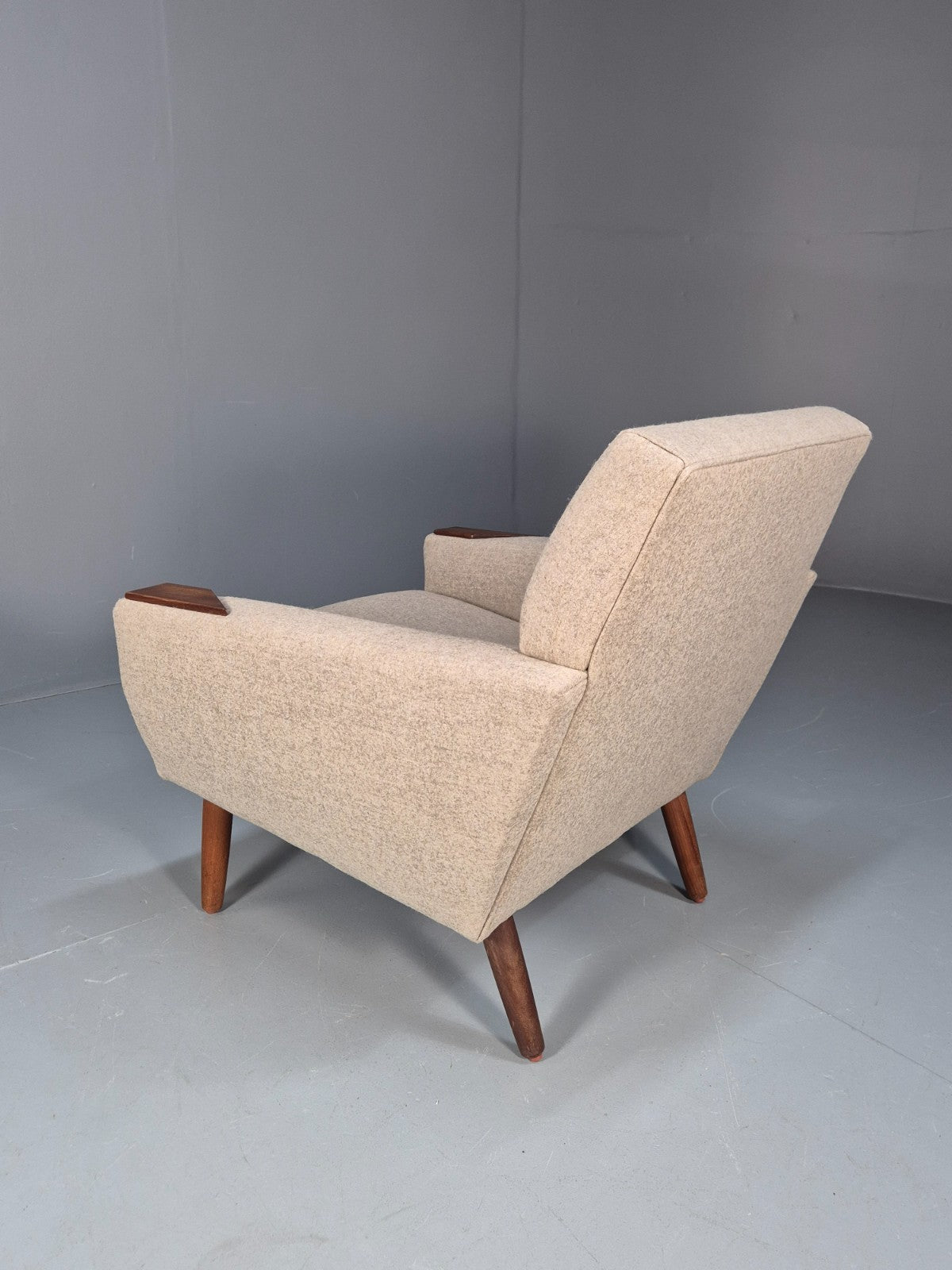 Mid Century Danish Lounge Chair New Upholstery Teak Paws and Legs   EB10726 MNOR16