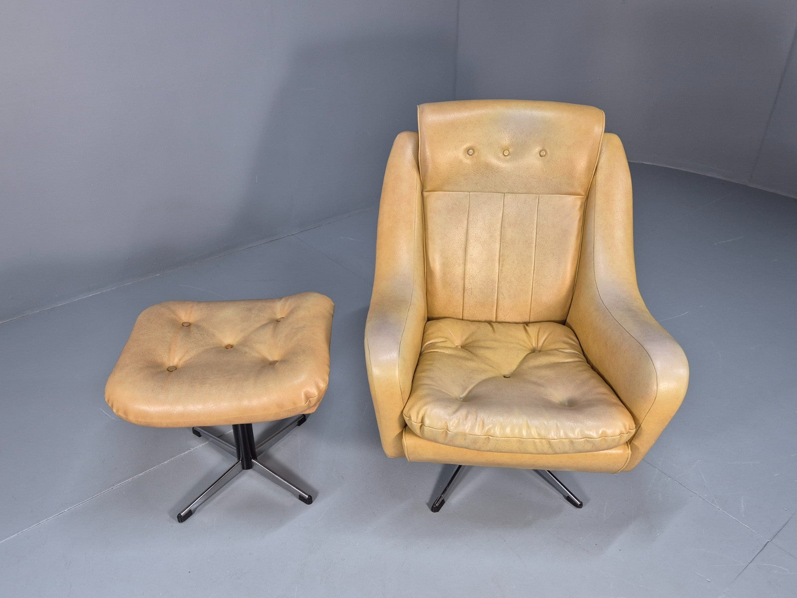 Mid Century Swivel Chair and Footstool Mustard Vinyl Vintage Retro  EB10693 MNOR3