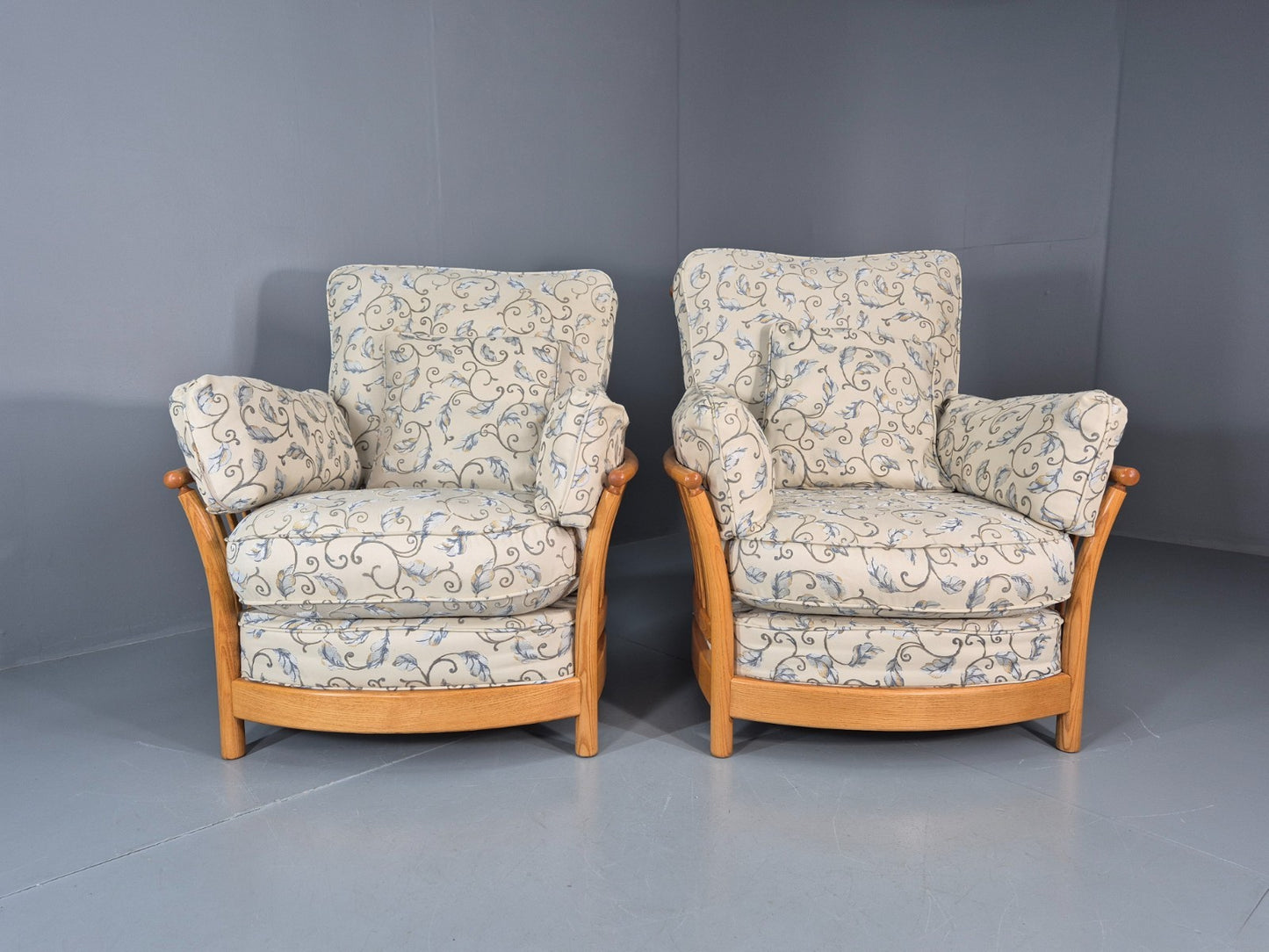2 Ercol Renaissance Lounge Chairs Ivory Floral Upholstery 1990s EB11009 VCLO2
