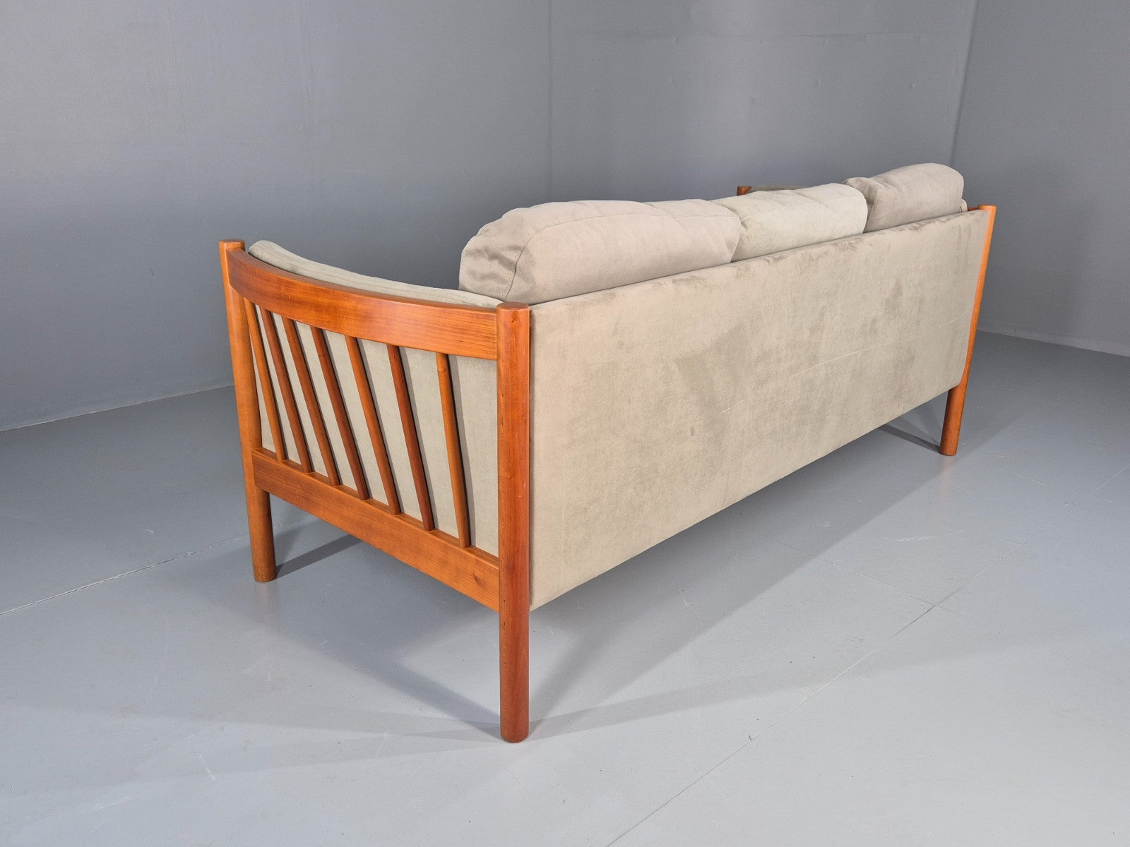 Vintage 3 Seat Settee Mid Century Danish Design Beech Wood Frame EB10553 M2SS14