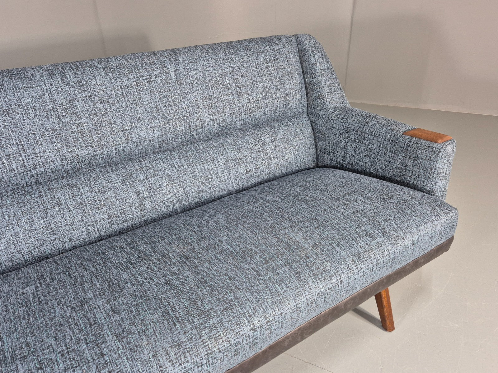 Mid Century Four Seater Settee New Upholstery Teak Paws 60s Danish EB11270 M4SS8