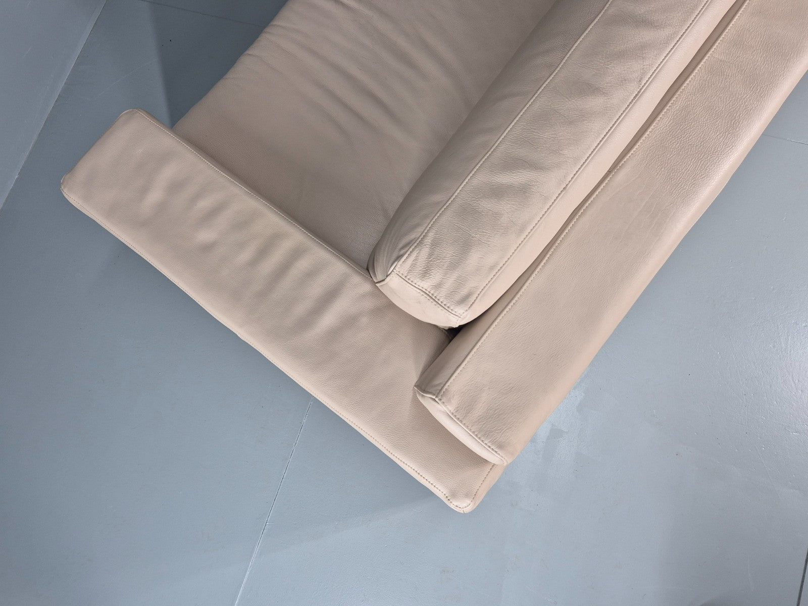 Vintage Natuzzi 2 Seat Sofa Cream Leather Modern Design EB11650 M2SS15