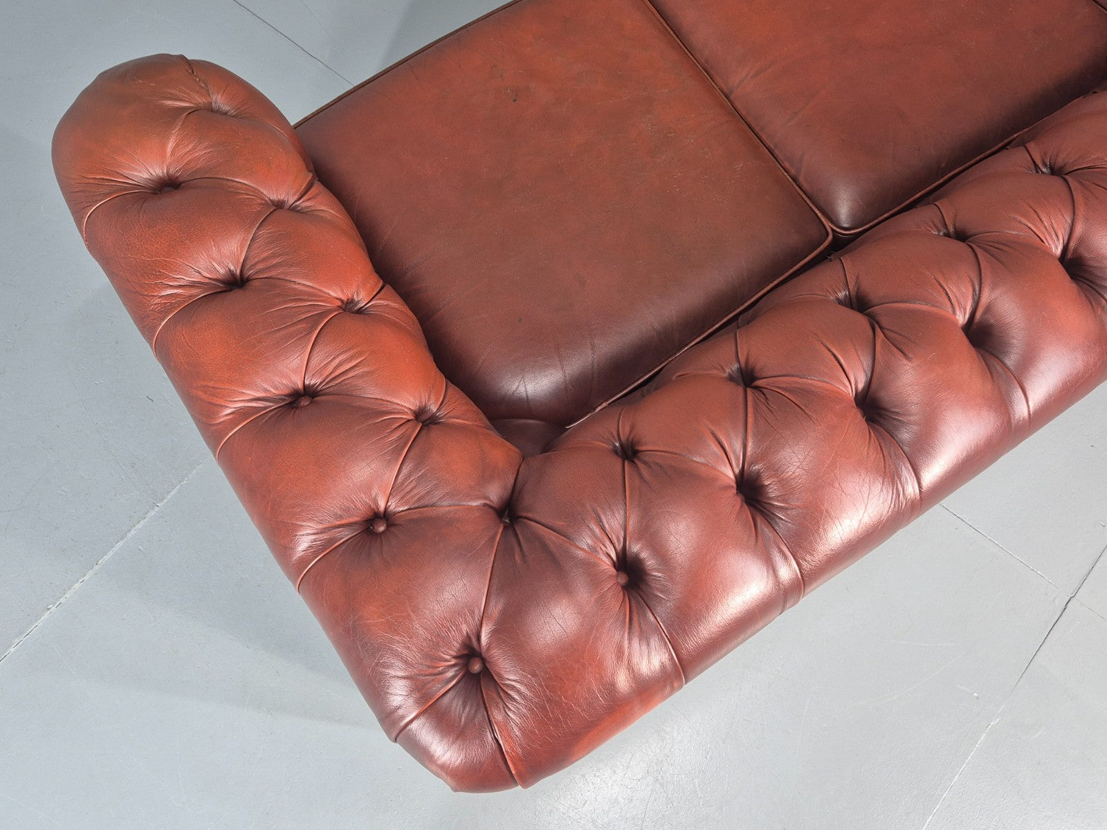 3 Seater Chesterfield Sofa Red Leather Studded Vintage EB11022 VCHE19