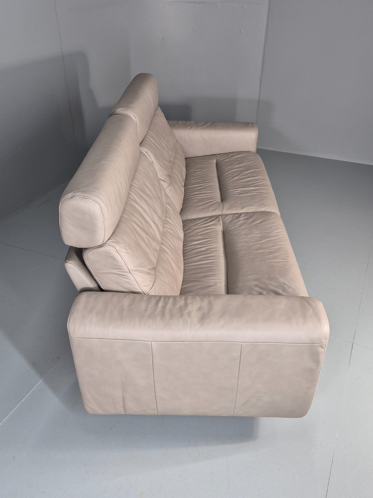 Stressless Stella 3 Seat Settee In Grey Leather Modern Ekornes EB11476 M3ss16