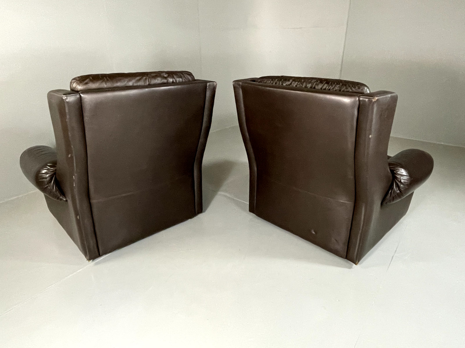 2 Danish Style Lounge Chairs Wingback Leather Vintage 1970s Retro EB5688 MNOR10