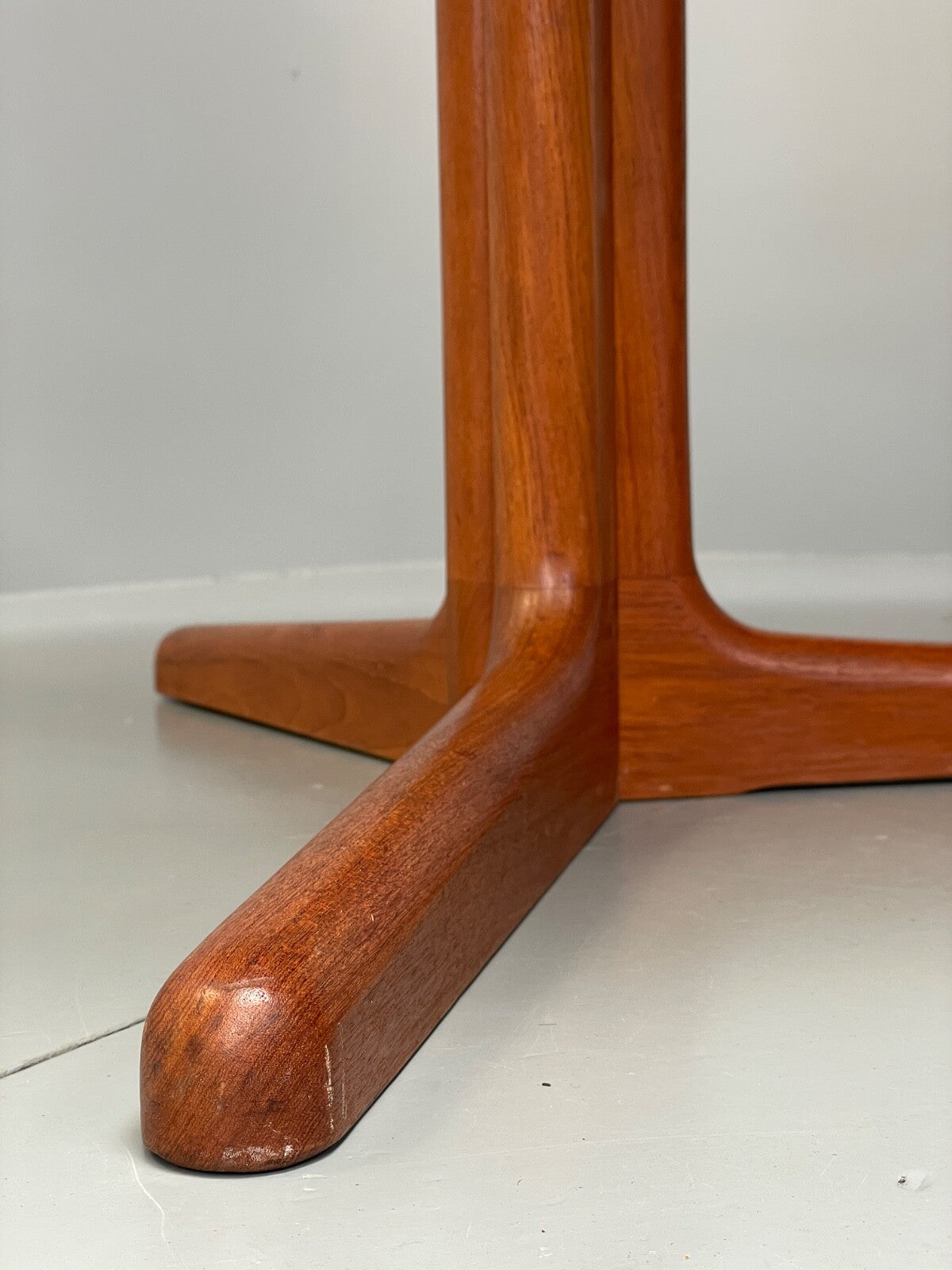 Teak Extending Dining Table Oval Vintage Danish Edvard Valentinsen EB9753 MWOO - UKDK FURNITURE