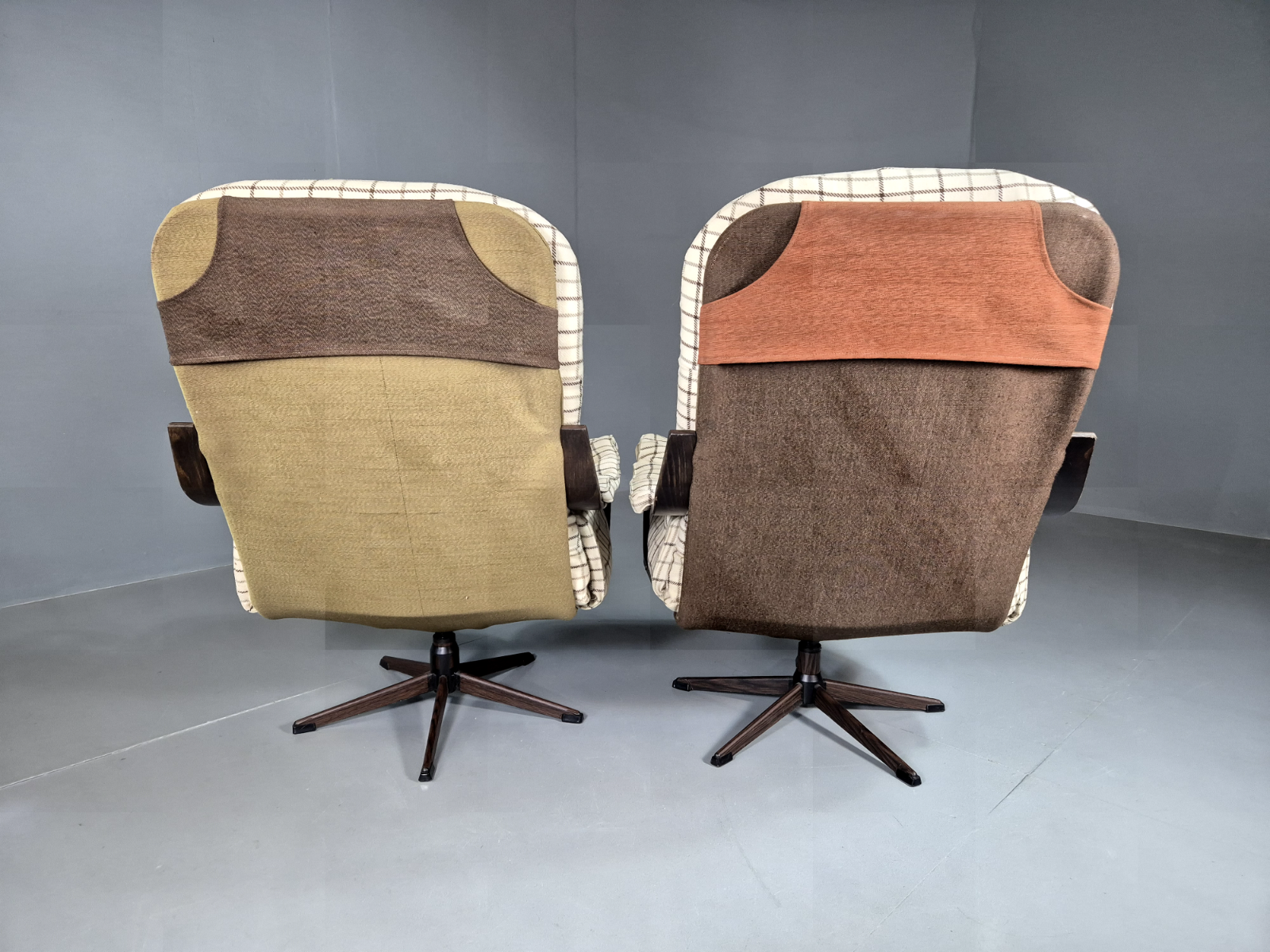 2 Vintage Swivel Chairs Cream Checkered Wool Bentwood Retro MCM EB7192 MBEN7