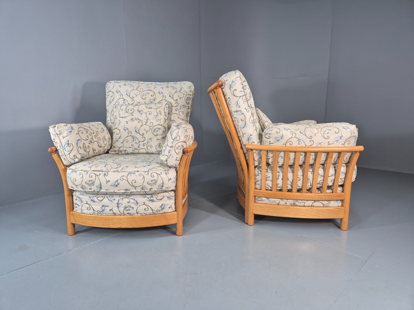 2 Ercol Renaissance Lounge Chairs Ivory Floral Upholstery 1990s EB10974 VCLO4