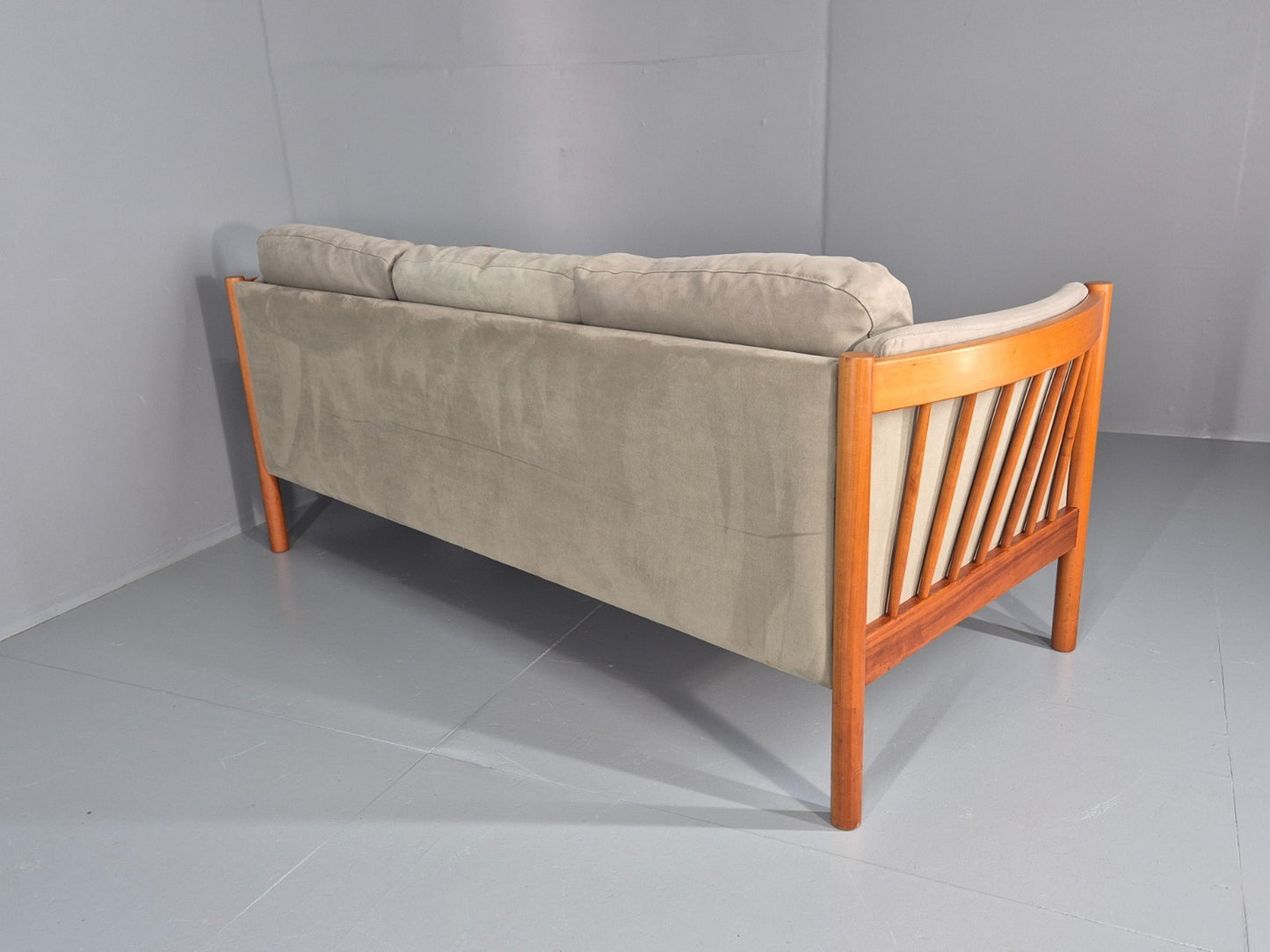 Vintage 3 Seat Settee Mid Century Danish Design Beech Wood Frame EB10553 M2SS12
