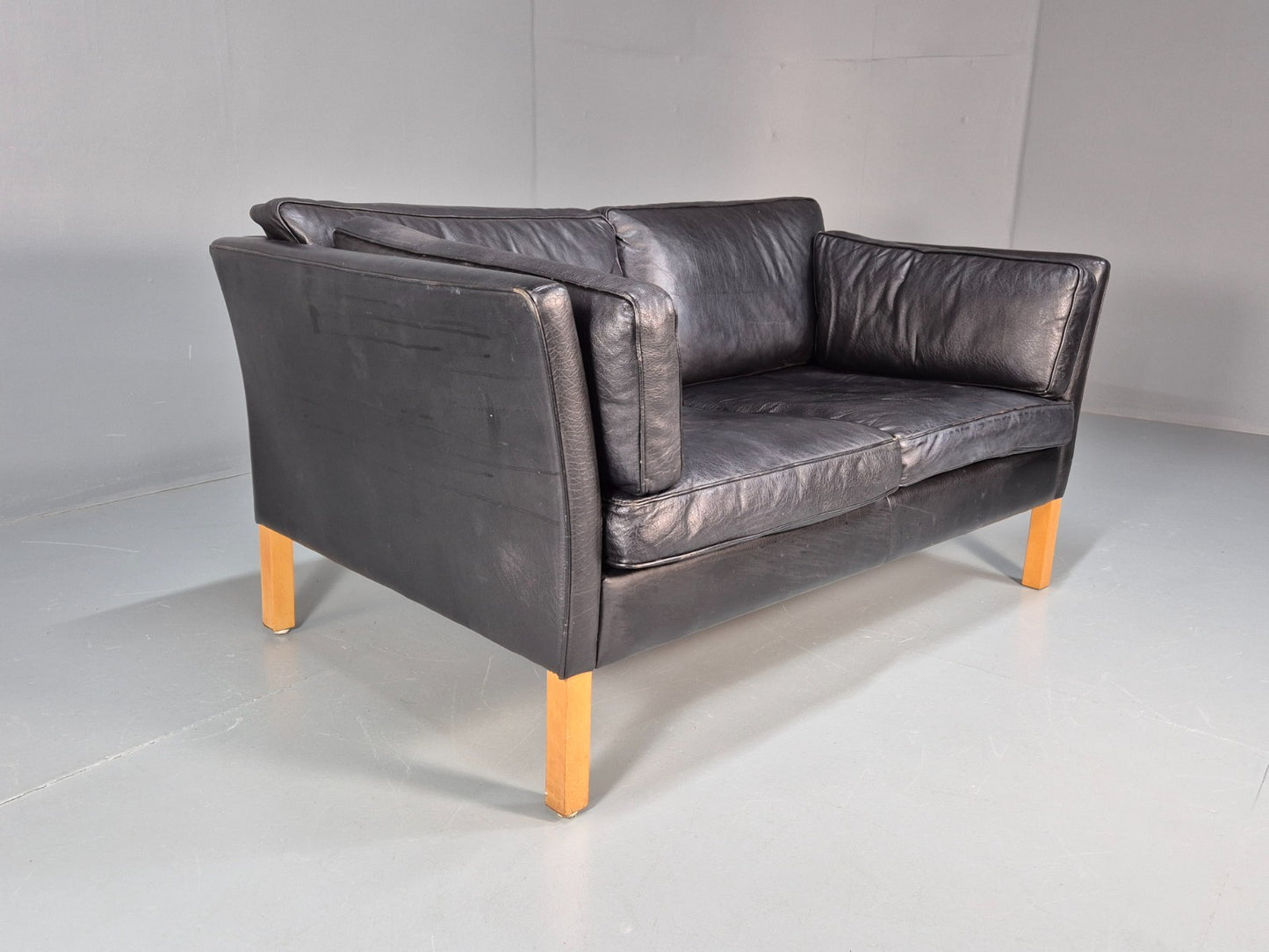 Retro Danish Two Seater Sofa Danish Black Leather 1980s MCM EB10120 M2SS9