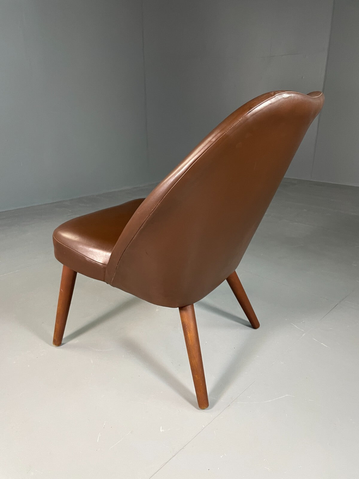 Vintage Danish Lounge Chair Brown Leather Circular Form Retro MCM EB6586 MNOR9