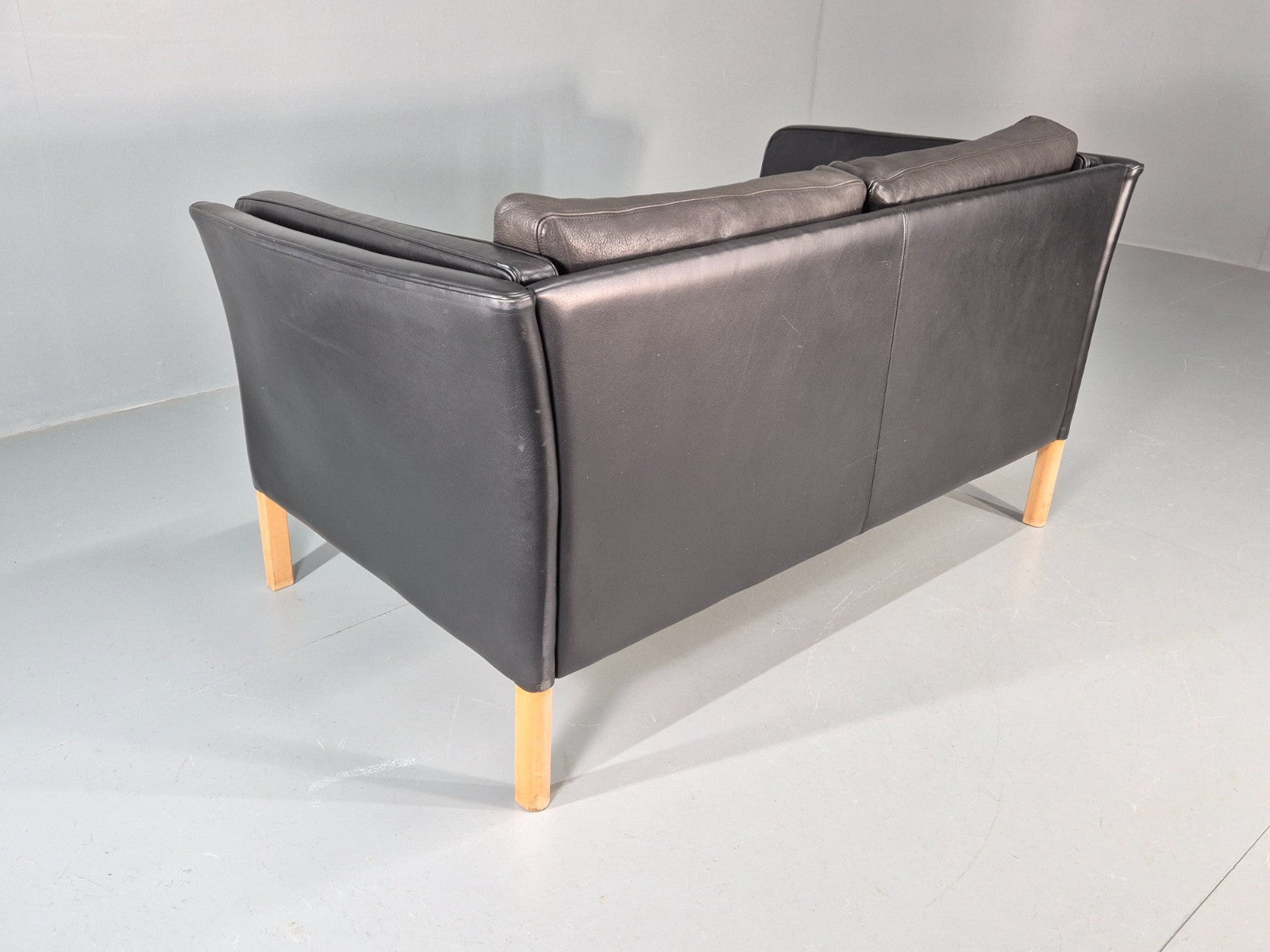 Vintage Danish Two Seater Leather Sofa Quality Feather Filled Retro EB11643 M2SS13