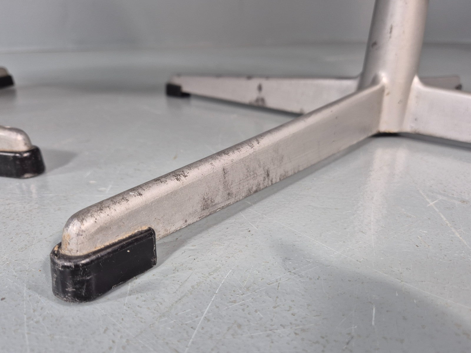 2 Swedish Swivel Chairs 1960s Retro Silver Blue Velvet Upholstery  EB10723 MNOR7