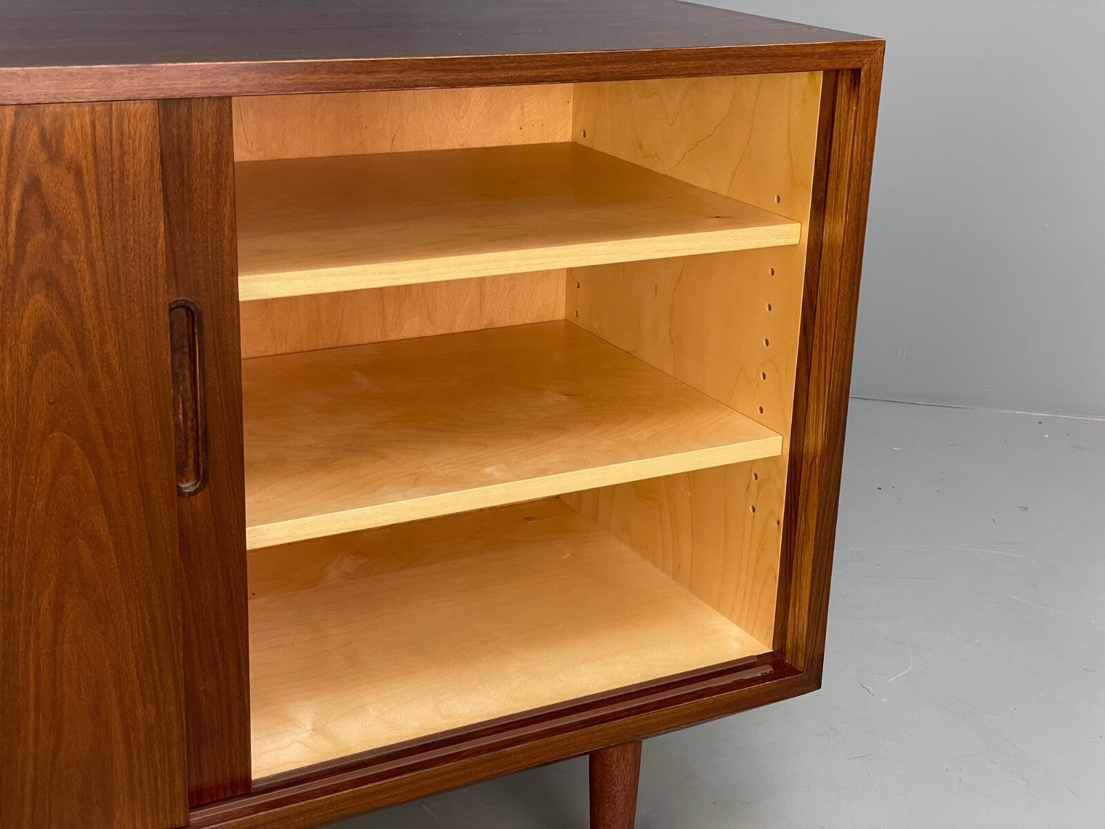 Vintage Danish Compact Sideboard By Hundevad Shelving Retro 1970s EB9442 MWOO - UKDK FURNITURE