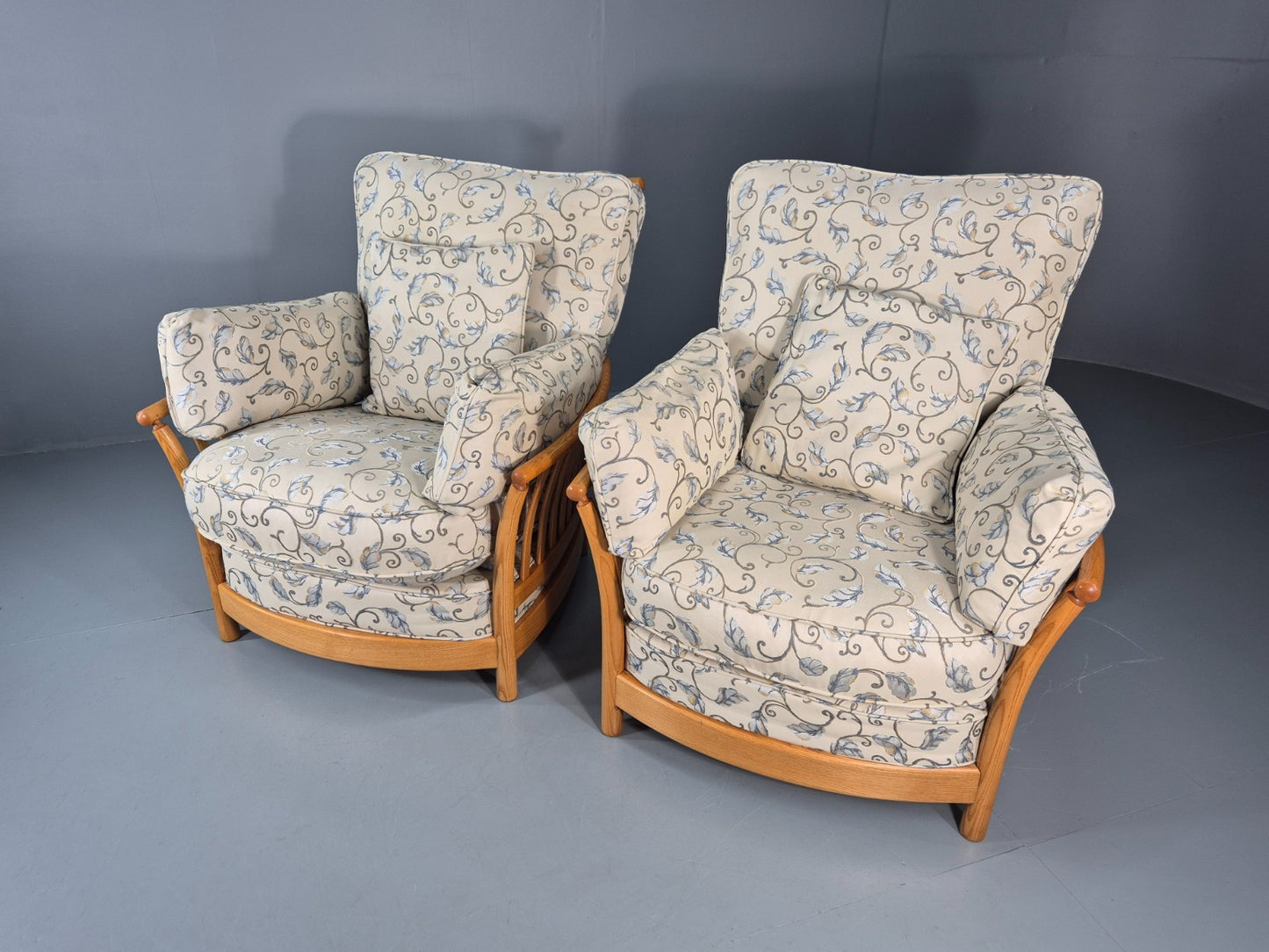 2 Ercol Renaissance Lounge Chairs Ivory Floral Upholstery 1990s EB11009 VCLO10
