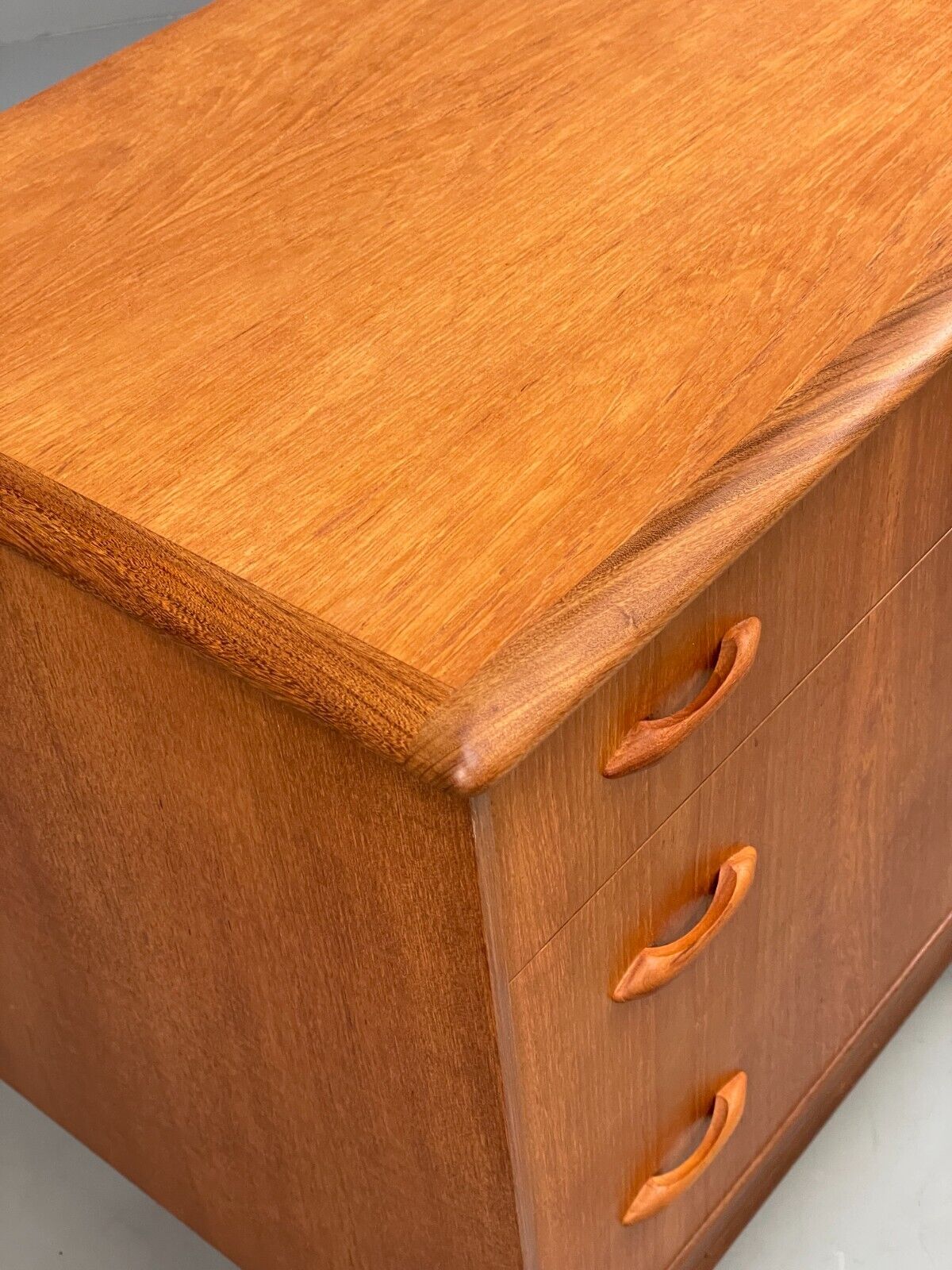 Vintage Teak Chest Of Drawers Compact Mid Century Design Storage EB9414 MWOO - UKDK FURNITURE