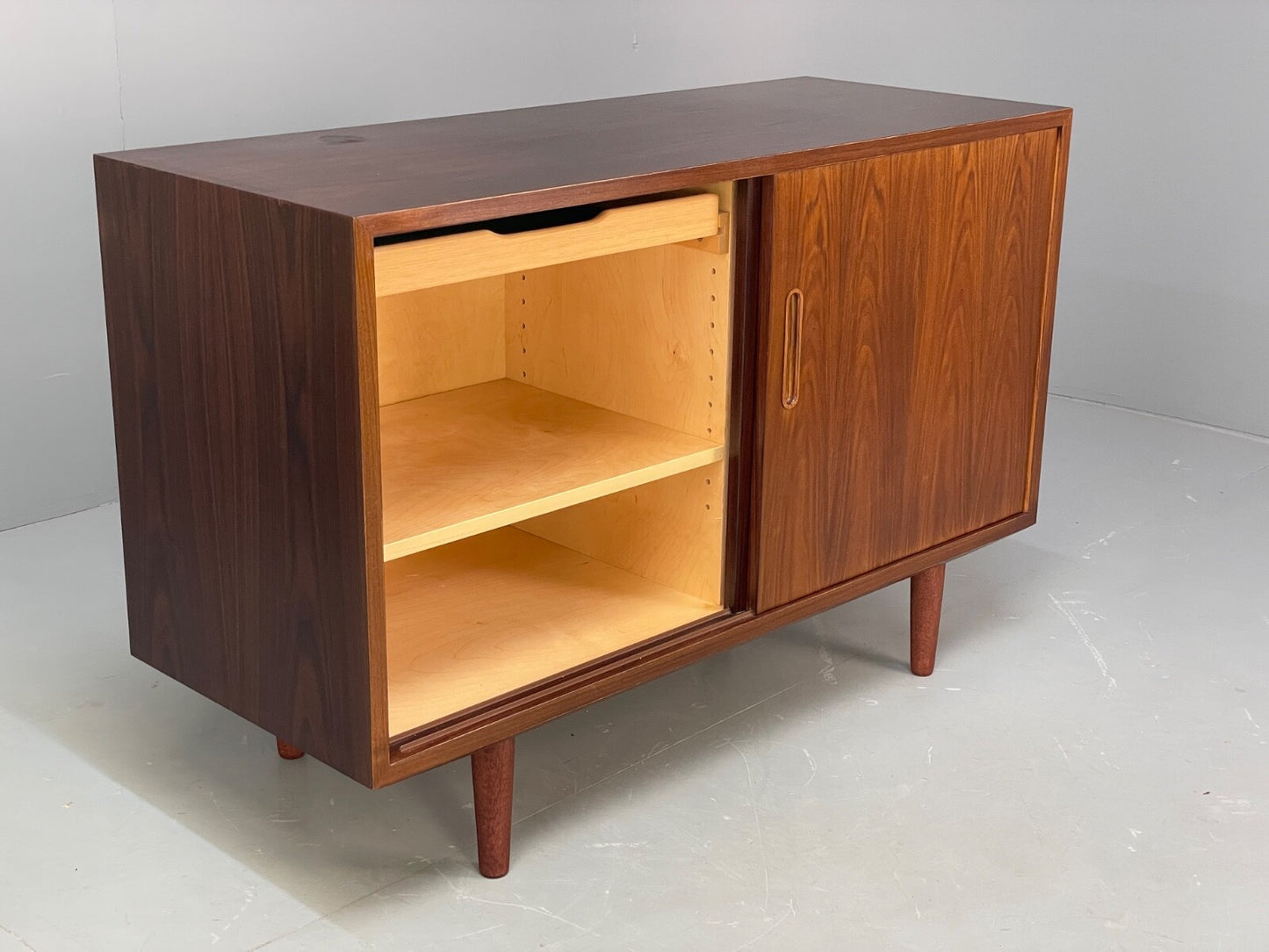 Vintage Danish Compact Sideboard By Hundevad Shelving Retro 1970s EB9442 MWOO - UKDK FURNITURE