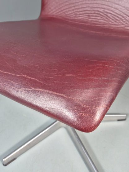 Vintage Fritz Hansen Oxford Chair Arne Jacobsen Design 2004 MCM EB11756 MSWI17