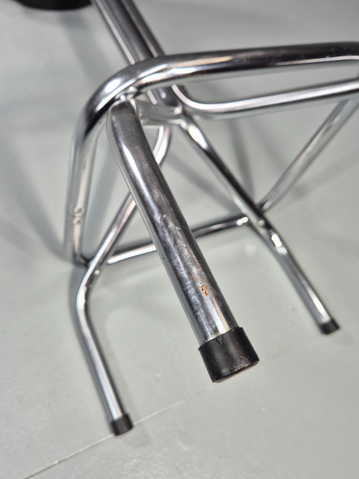 Vintage 1980s Bar Sttol Chrome and Black Vinyl Bauhaus Retro EB11275 MDIN8