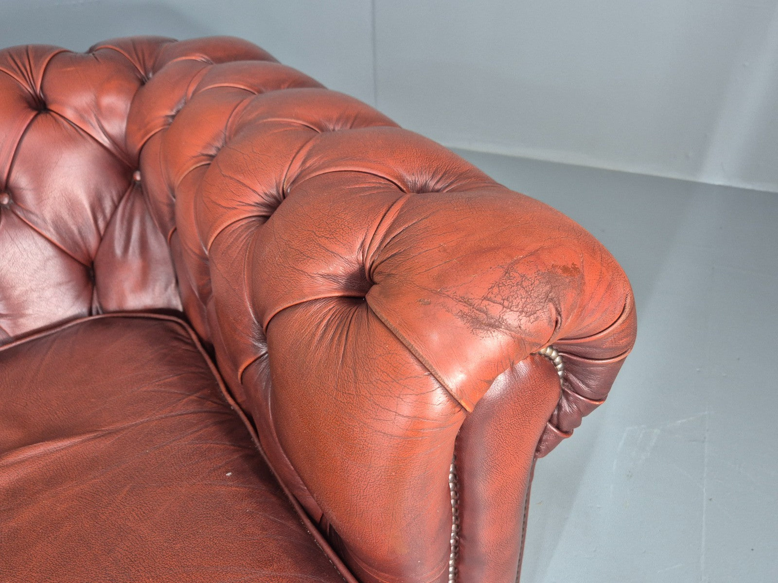 3 Seater Chesterfield Sofa Red Leather Studded Vintage EB11021 VCHE8