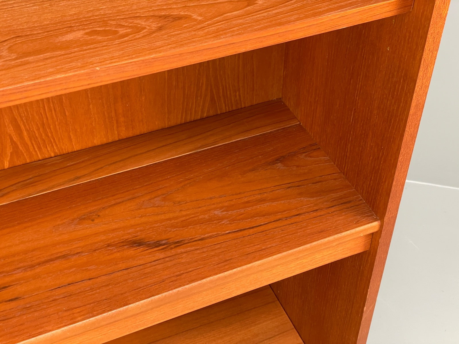 Vintage G-Plan Teak Tall Bookcase Adjustable Retro Shelving Storage EB10000 MWOO - UKDK FURNITURE