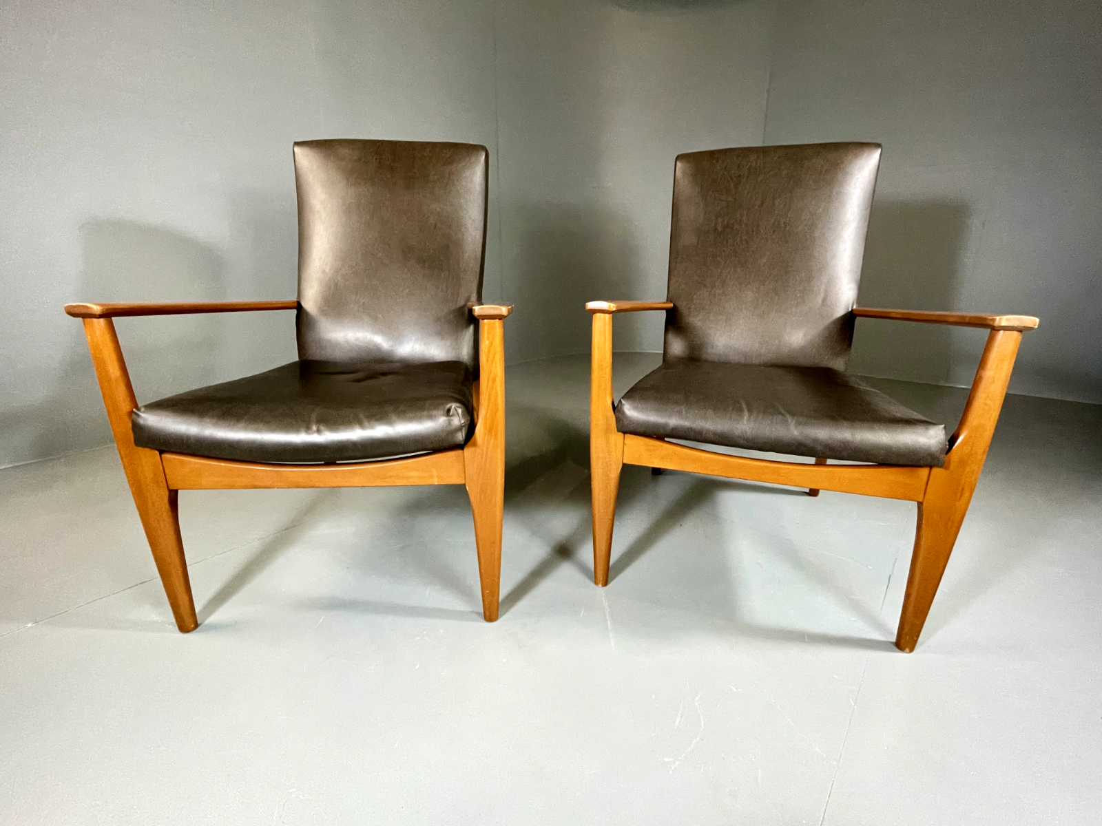 2 Parker Knoll Lounge Chairs Beech Vinyl MCM Retro PK988/1023 EB6264 MNOR16