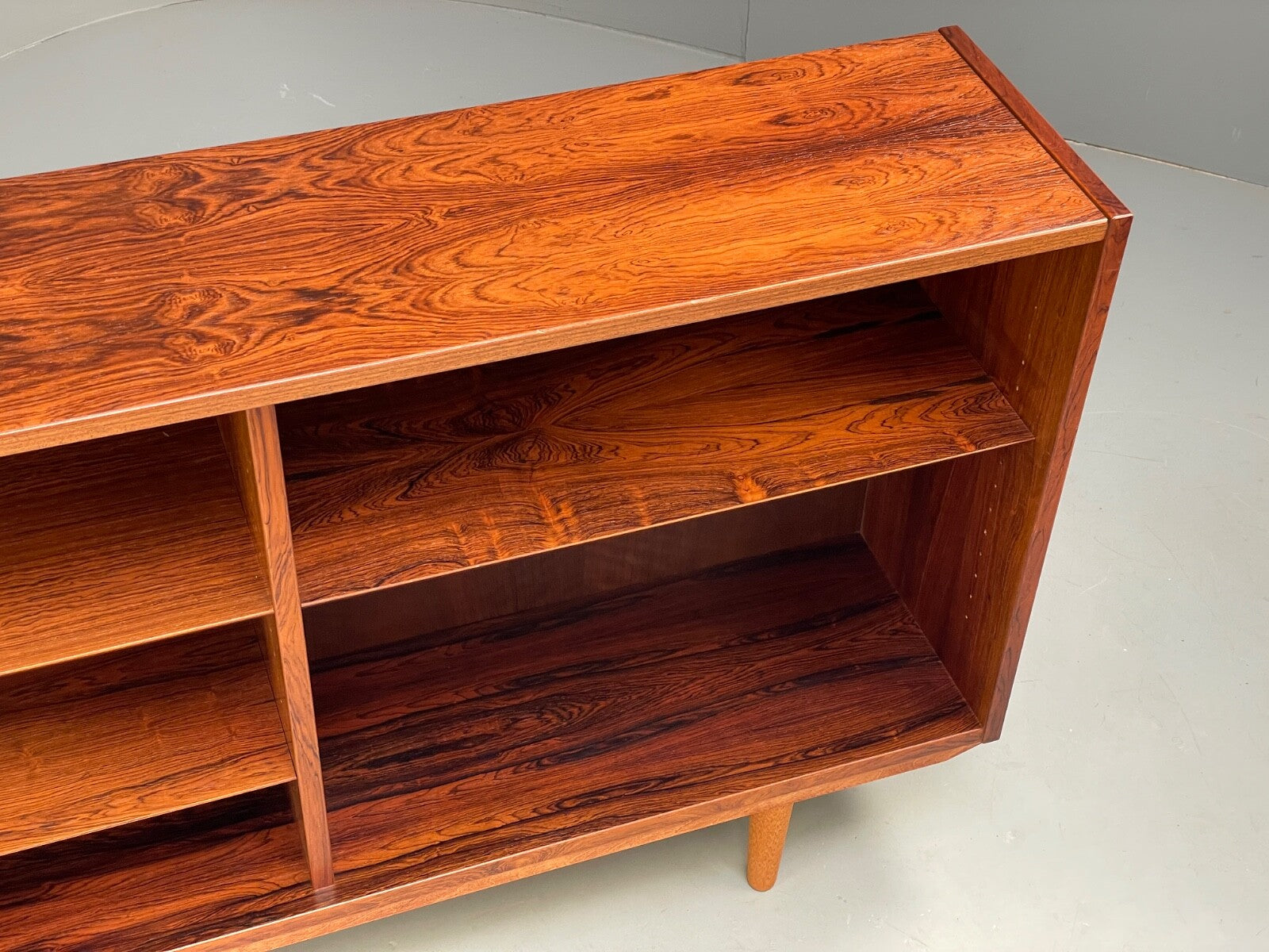 Vintage Bookcase By Hundevad Danish Retro Shelving 1970s Mid Century EB9518 MWOO - UKDK FURNITURE