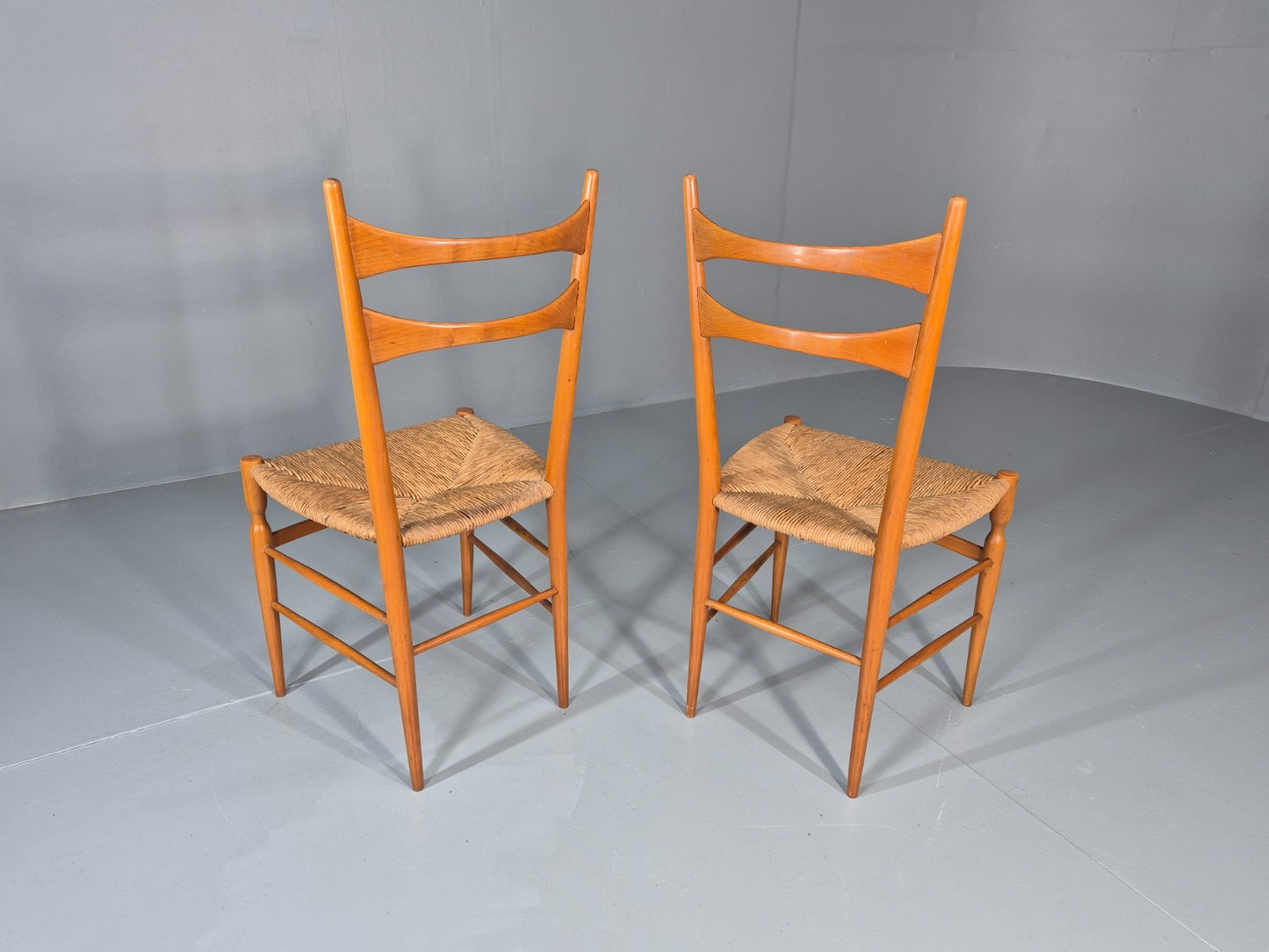 2 1950s Italian Wanut Dining Chairs Chiavari Mid Century Modern EB11781 MDIN6