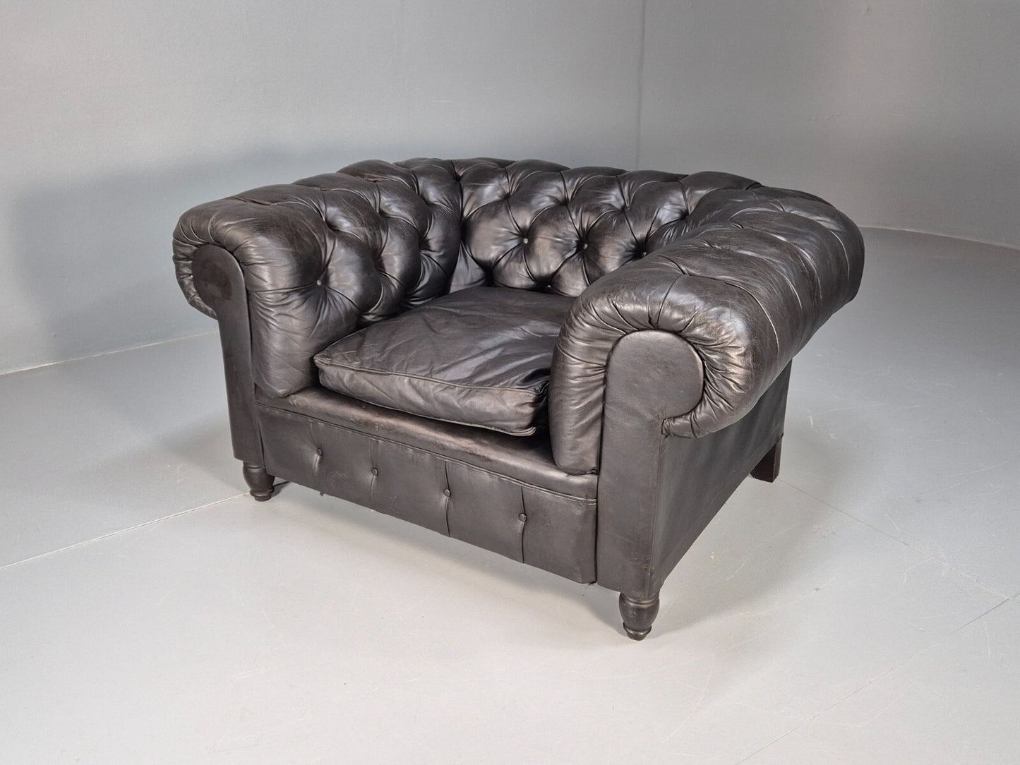 Vintage Black Leather Chesterfield Chair EB9471 VLEA - UKDK FURNITURE