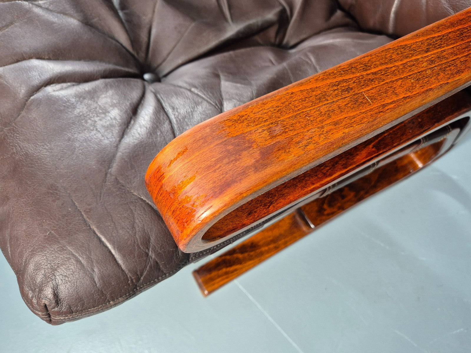 Vintage Skyline Lounge Chair Brown Leather 1970s Retro MCM Bentwood EB11326 MBEN19