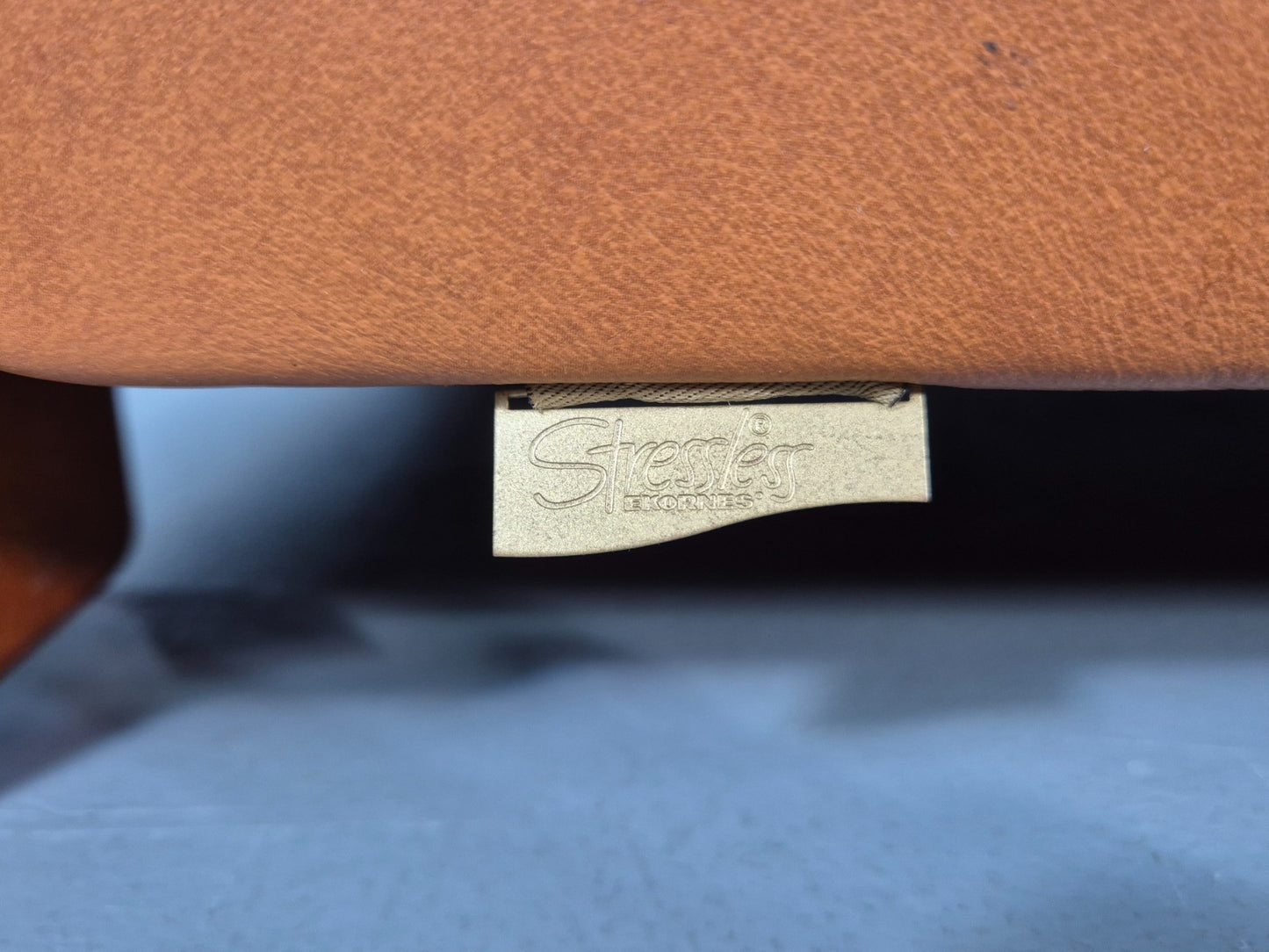 Two Seater Settee Ekornes Stressless Tan Leather Recline Retro  EB10926 M2SS4