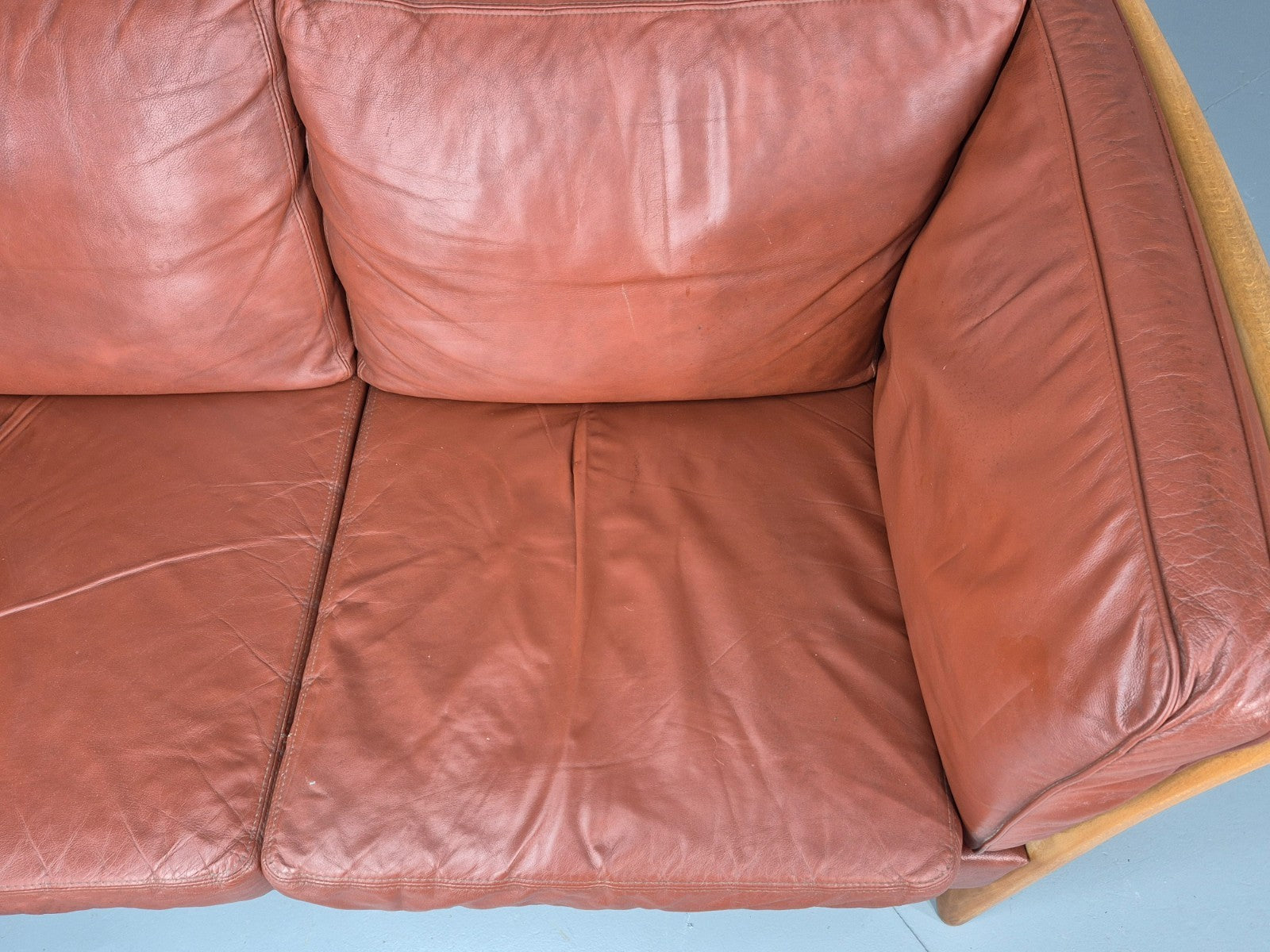 Vintage Stouby 2 Seat Sofa Reddy Brown Leather Beech Ends Retro EB10509 M2SS9