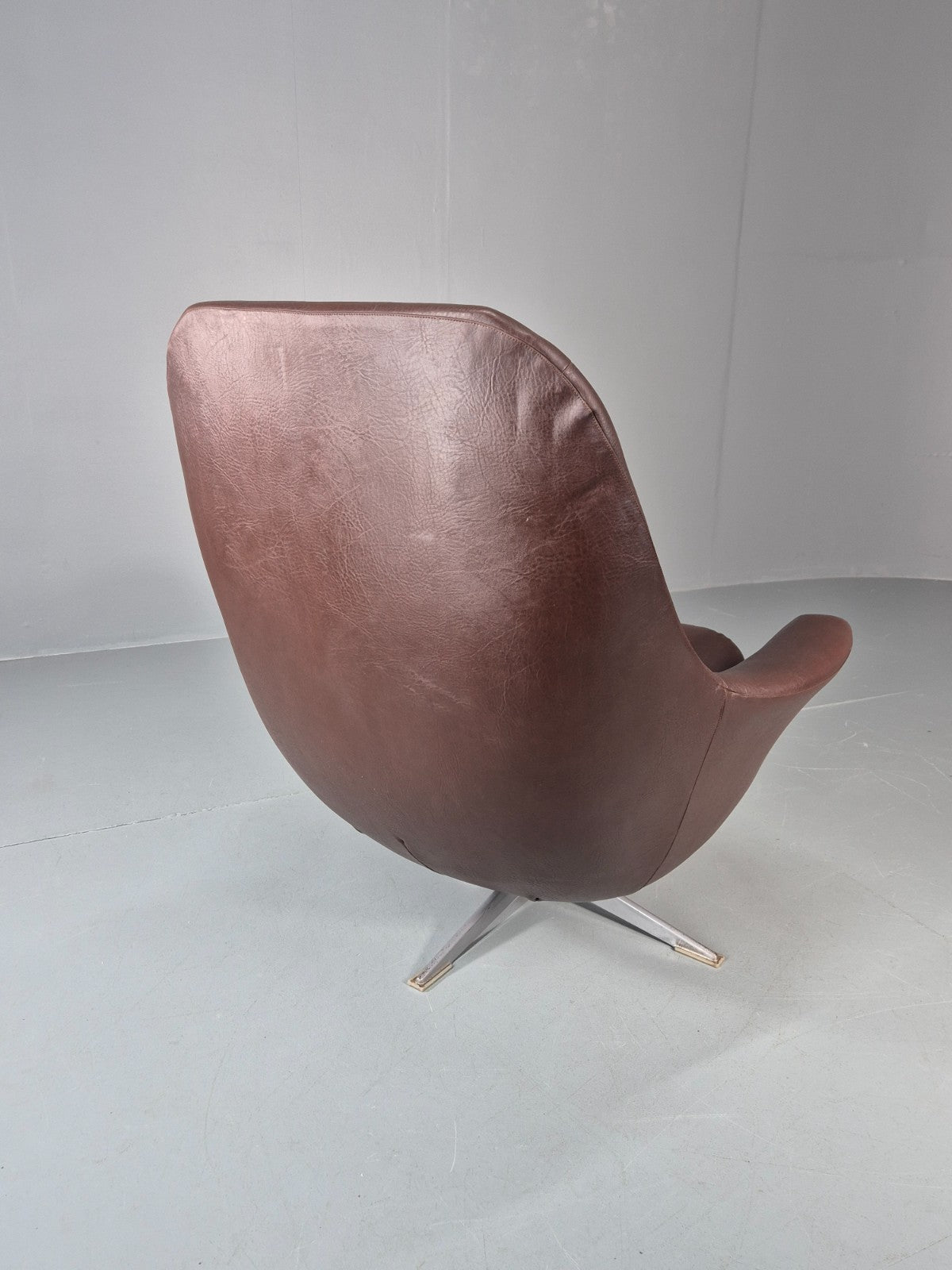 Retro Swivel Bucket Chair 1970s Denmark Brown Vinyl Mid Century EB11415 MSWI5