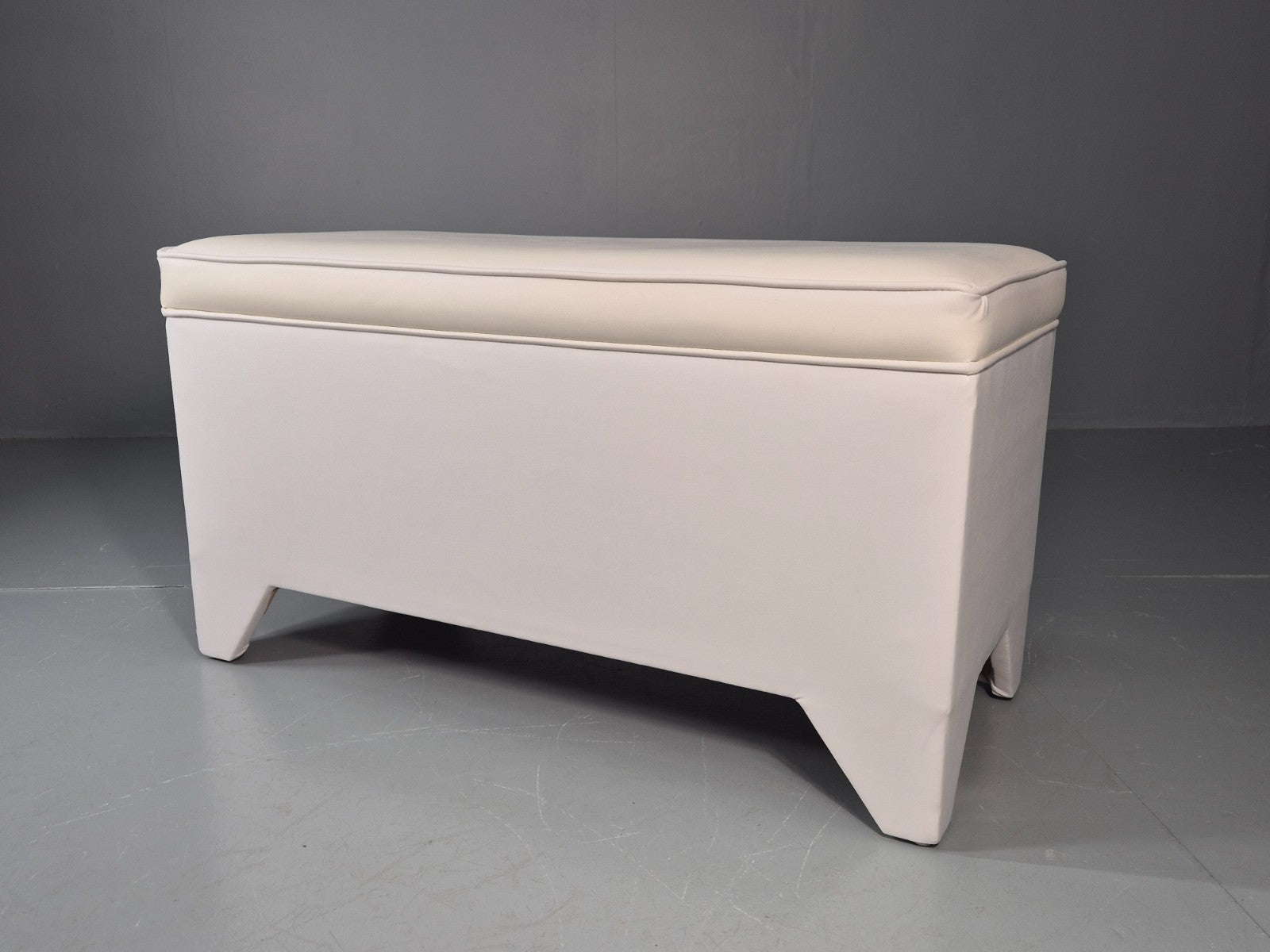 1970s Vinyl Ottoman Storage Chest White Retro Kitsch EB11572 MWOO6