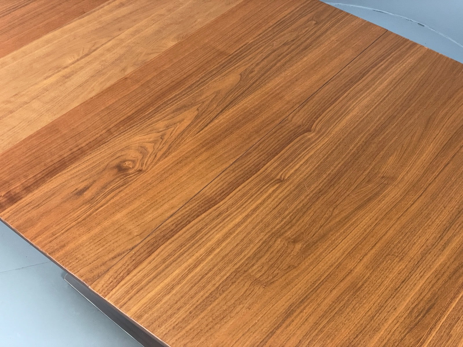 Modern Extending Dining Table By Bo Concept Walnut Effect EB11041 MWOO17