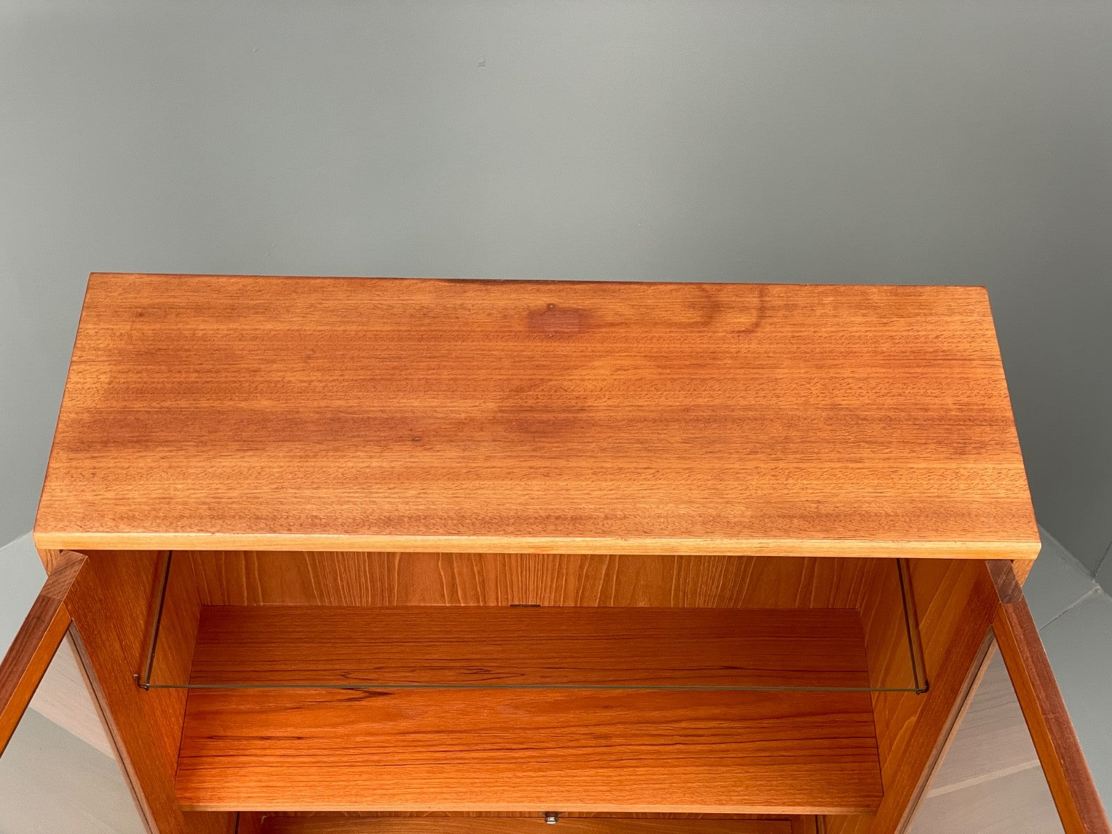 Vintage G Plan Teak Glazed Bookcase Retro 1970s Shelving EB10002 MWOO - UKDK FURNITURE
