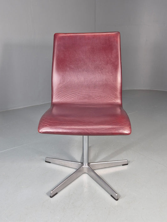 Vintage Fritz Hansen Oxford Chair Arne Jacobsen Design 2004 MCM EB11756 MSWI1