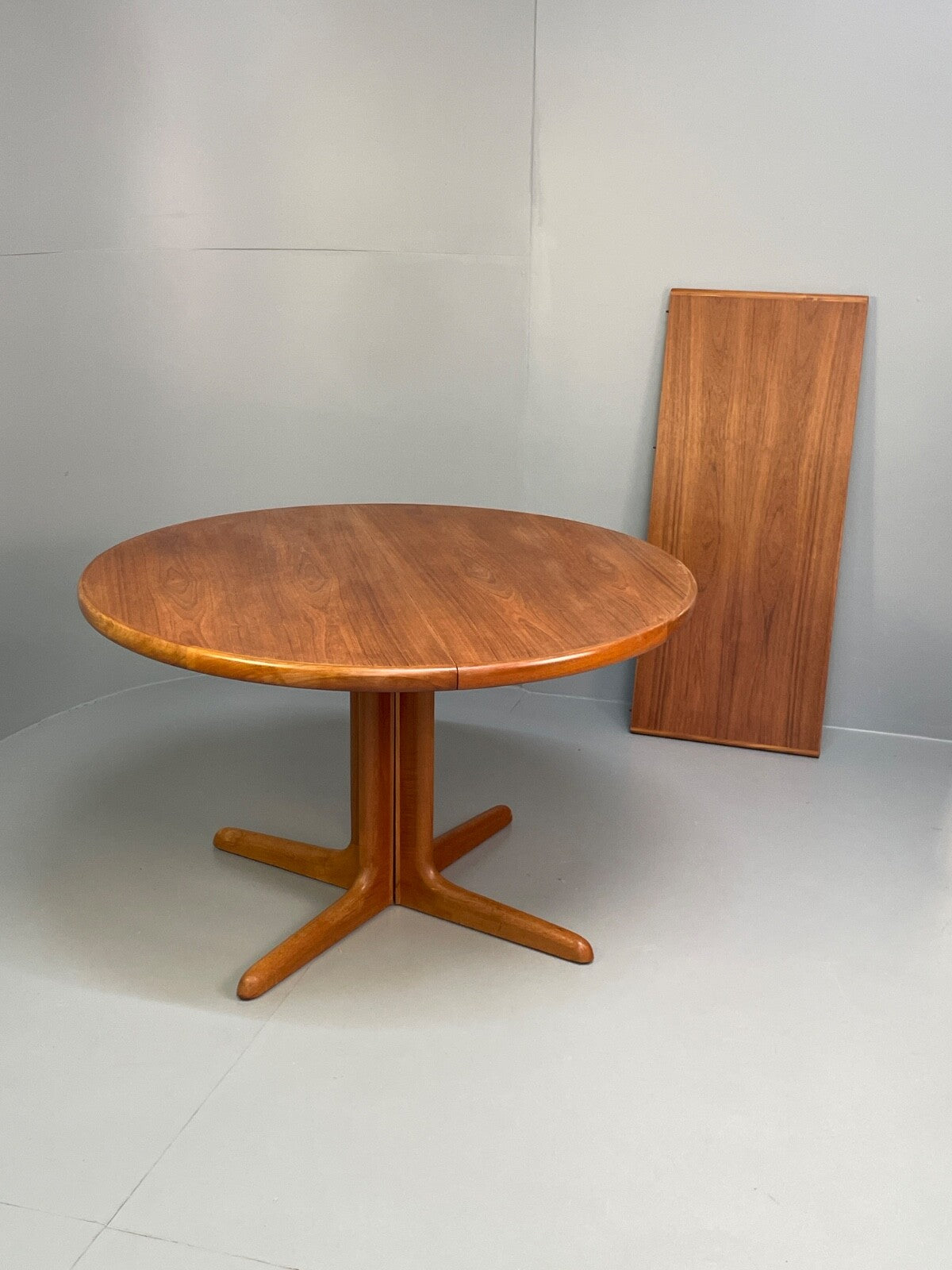 Teak Extending Round Dining Table Vintage Danish Skovby Retro 1970s EB9754 MWOO - UKDK FURNITURE