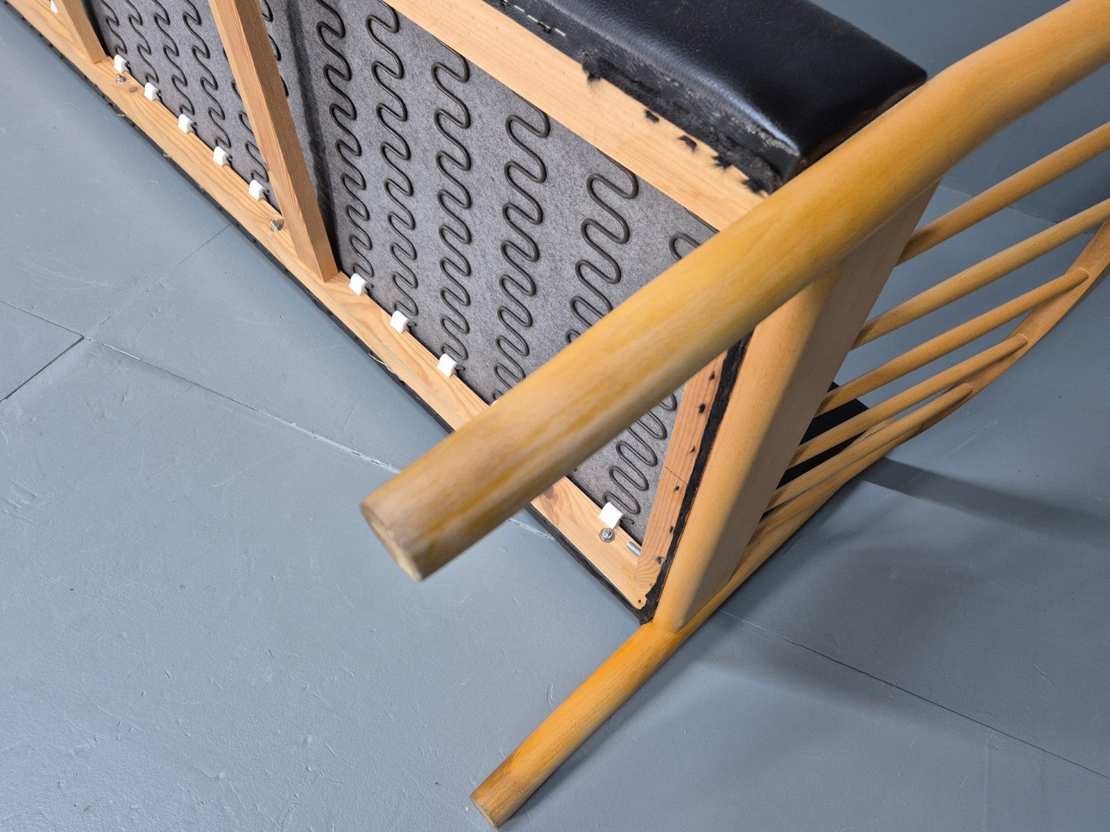 Mid Century Three Seater Sofa Beech Ends Black Leather 1980s Retro EB10399 M3SS10