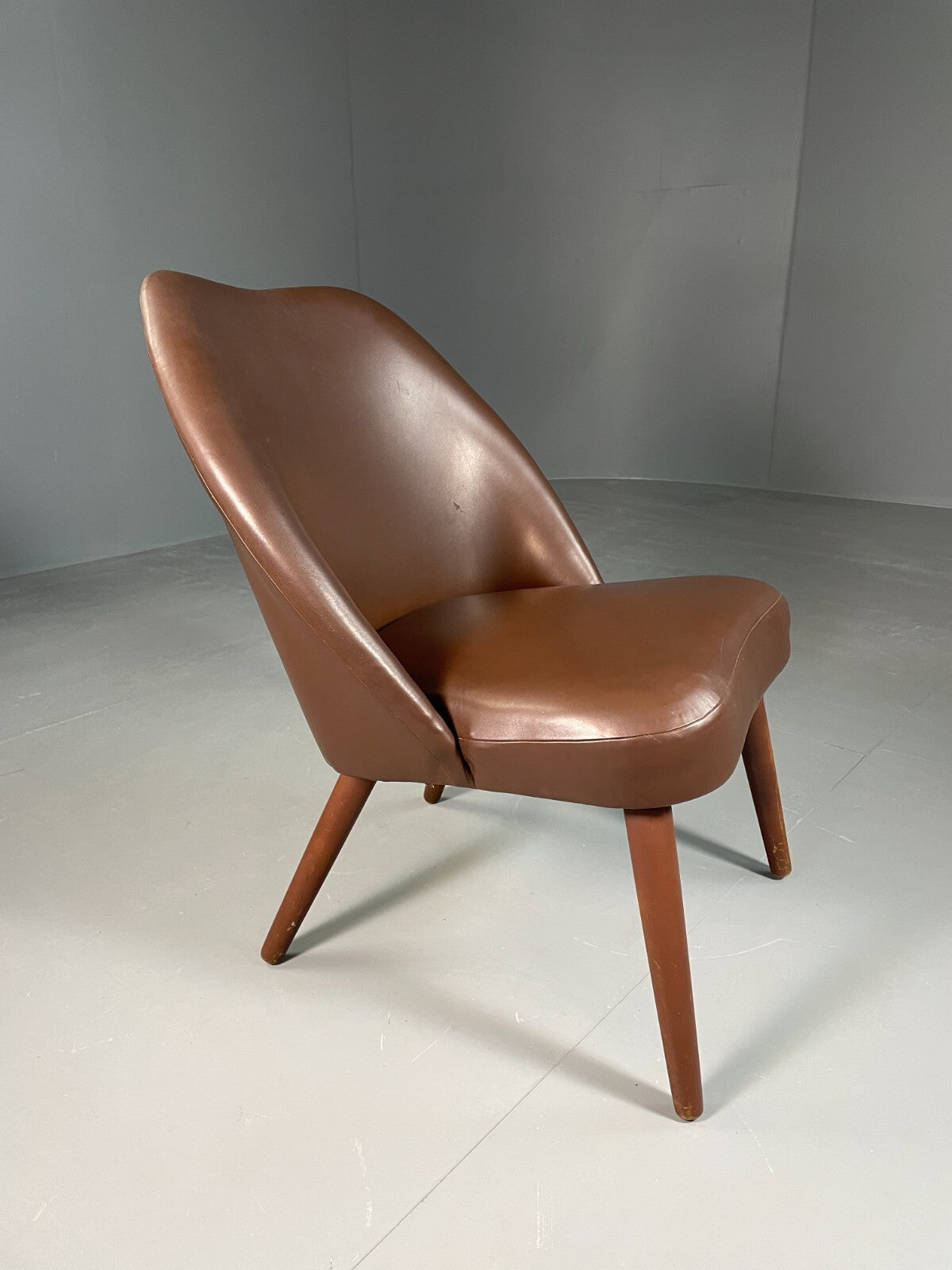 Vintage Danish Lounge Chair Brown Leather Circular Form Retro MCM EB6586 MNOR5