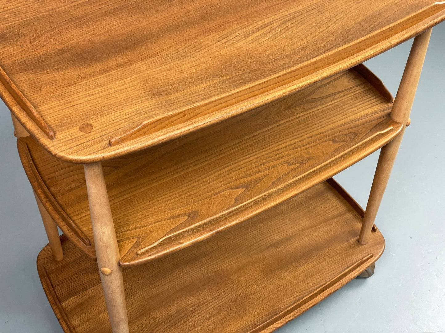 Vintage Ercol Serving Trolley Elm & Beech Mid Tone On Castors Solid EB11055 MWOO12