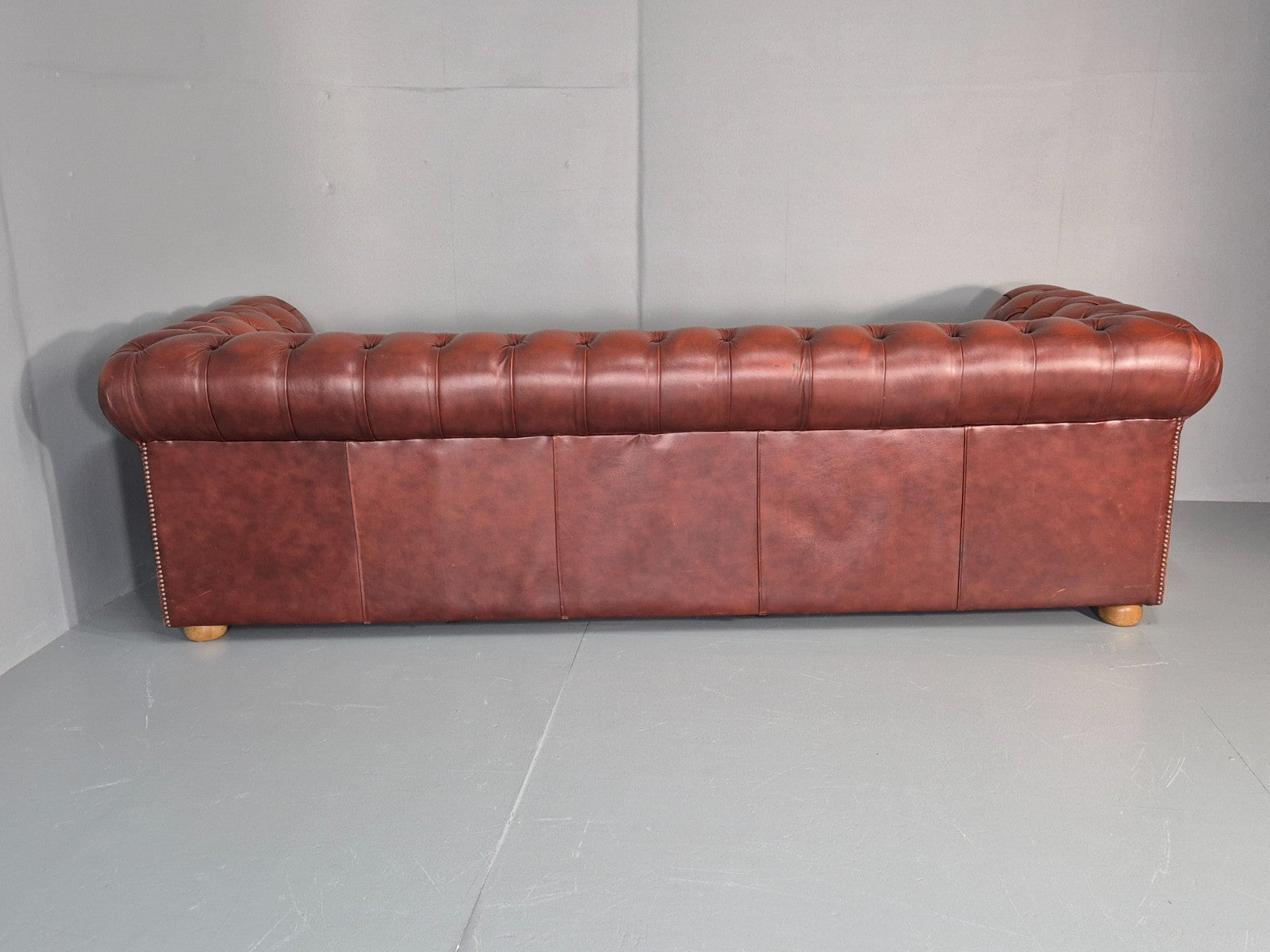 Three Seater Red Leather Chesterfield Quality Version Retro EB11031 VCHE19
