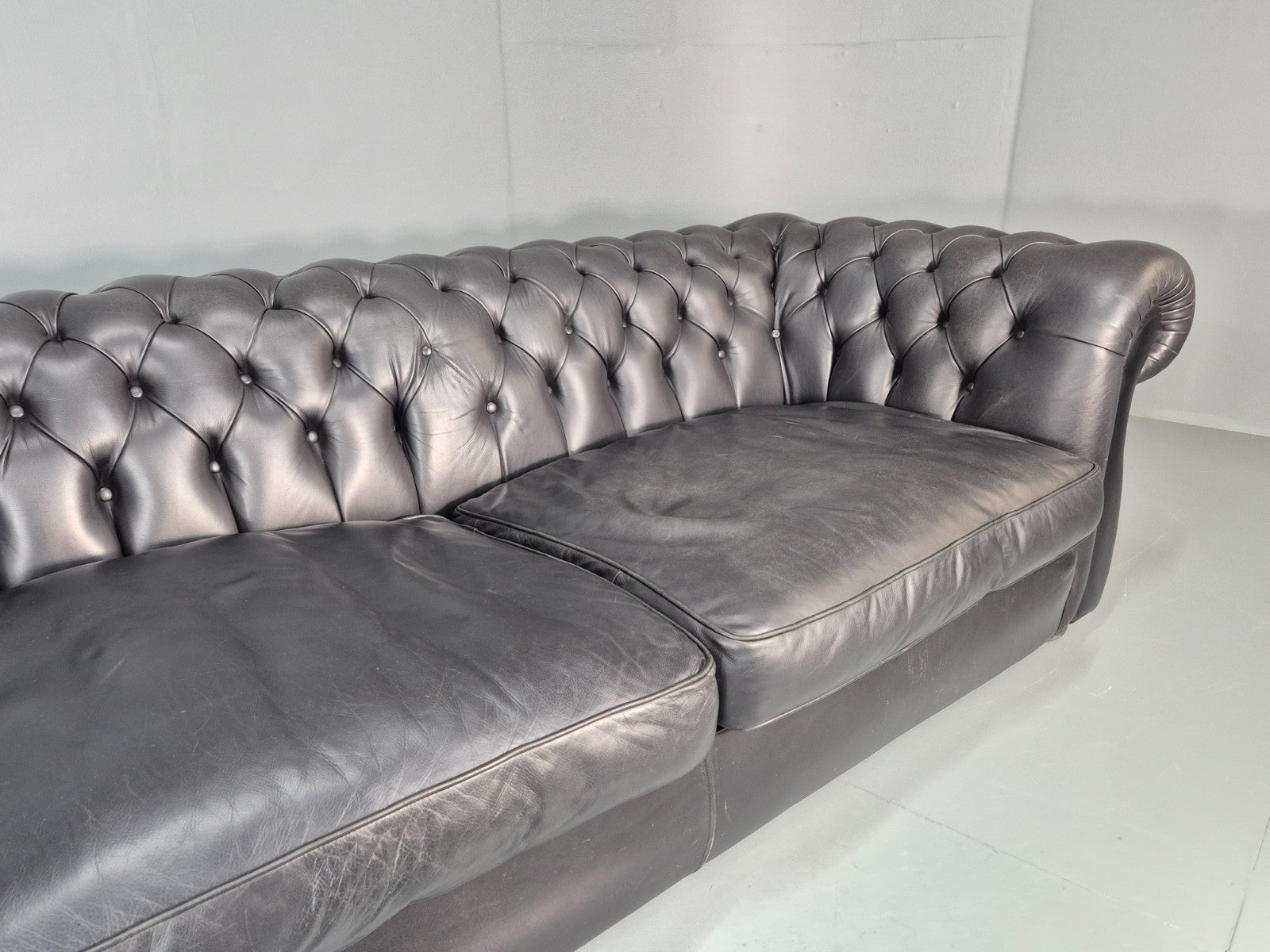 Four Seater Chesterfield Black Leather Feather Cushions Quality EB11229 VCHE3